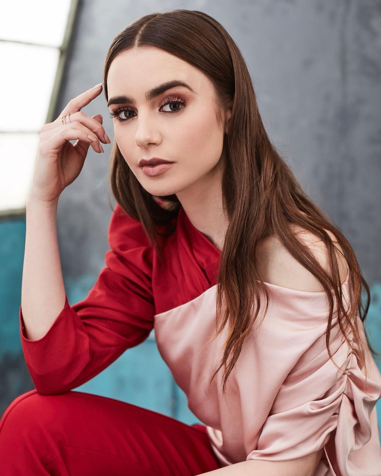 Lily Collins photo #885510