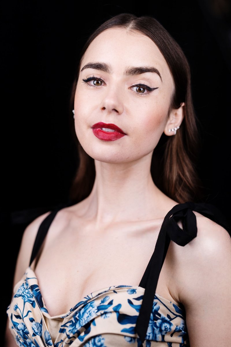 Lily Collins photo #882085