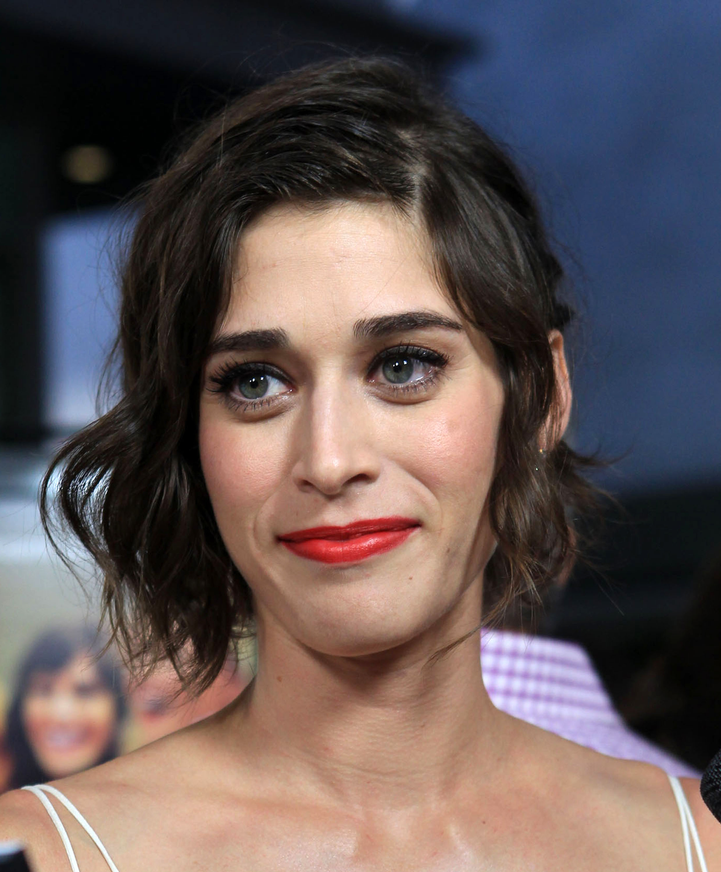 Lizzy Caplan photo #423567