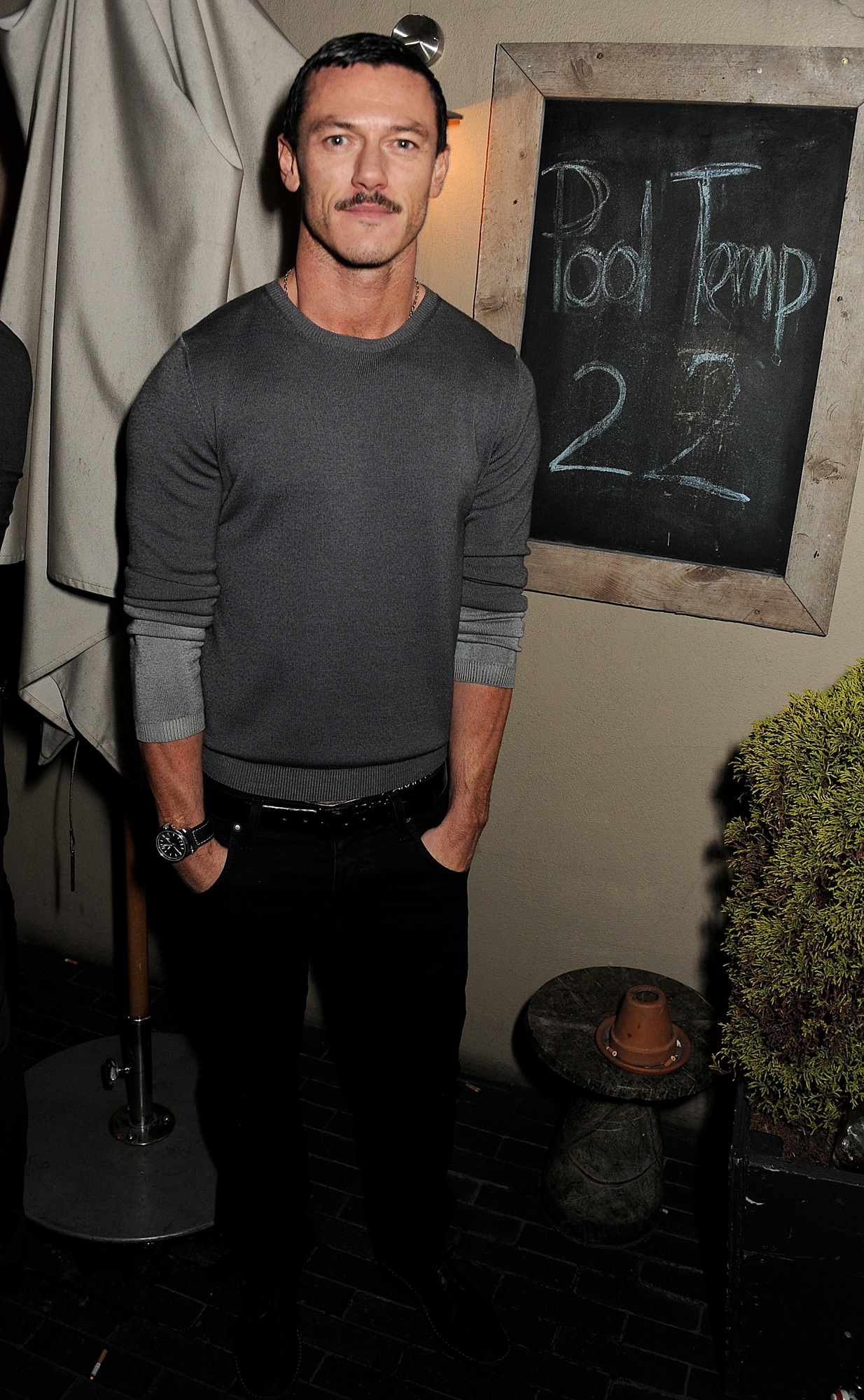 Luke Evans photo #588354