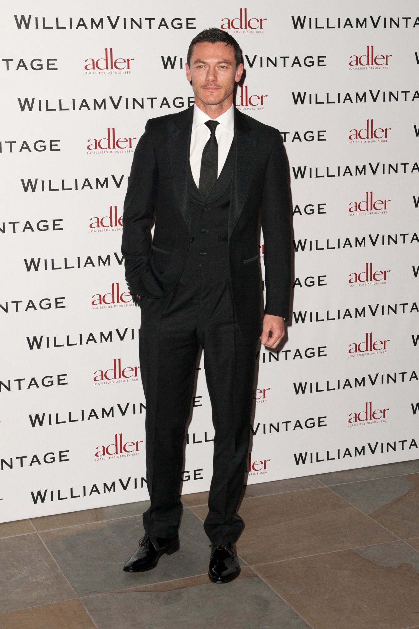 Luke Evans photo #588347