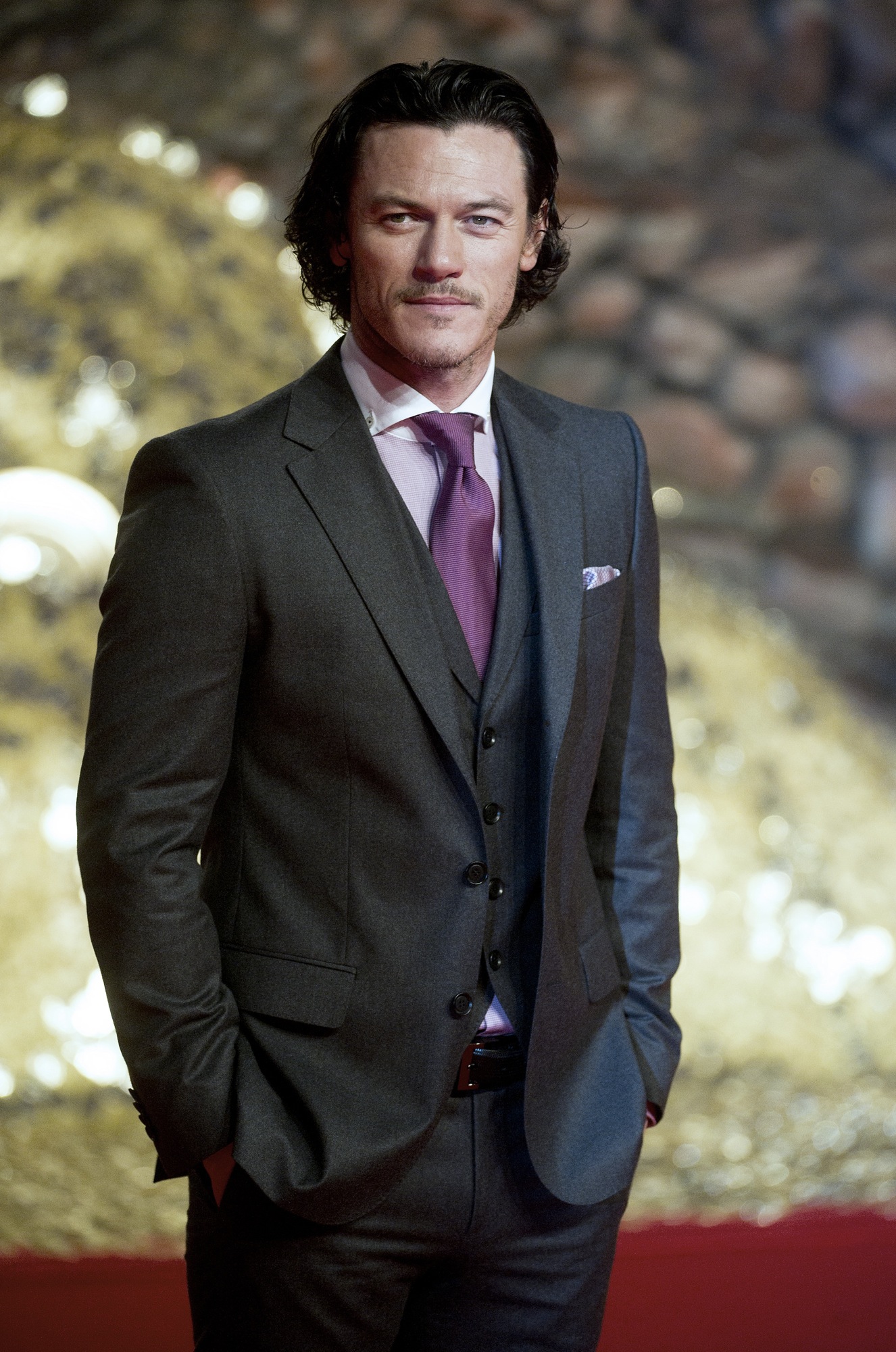 Luke Evans photo #588356