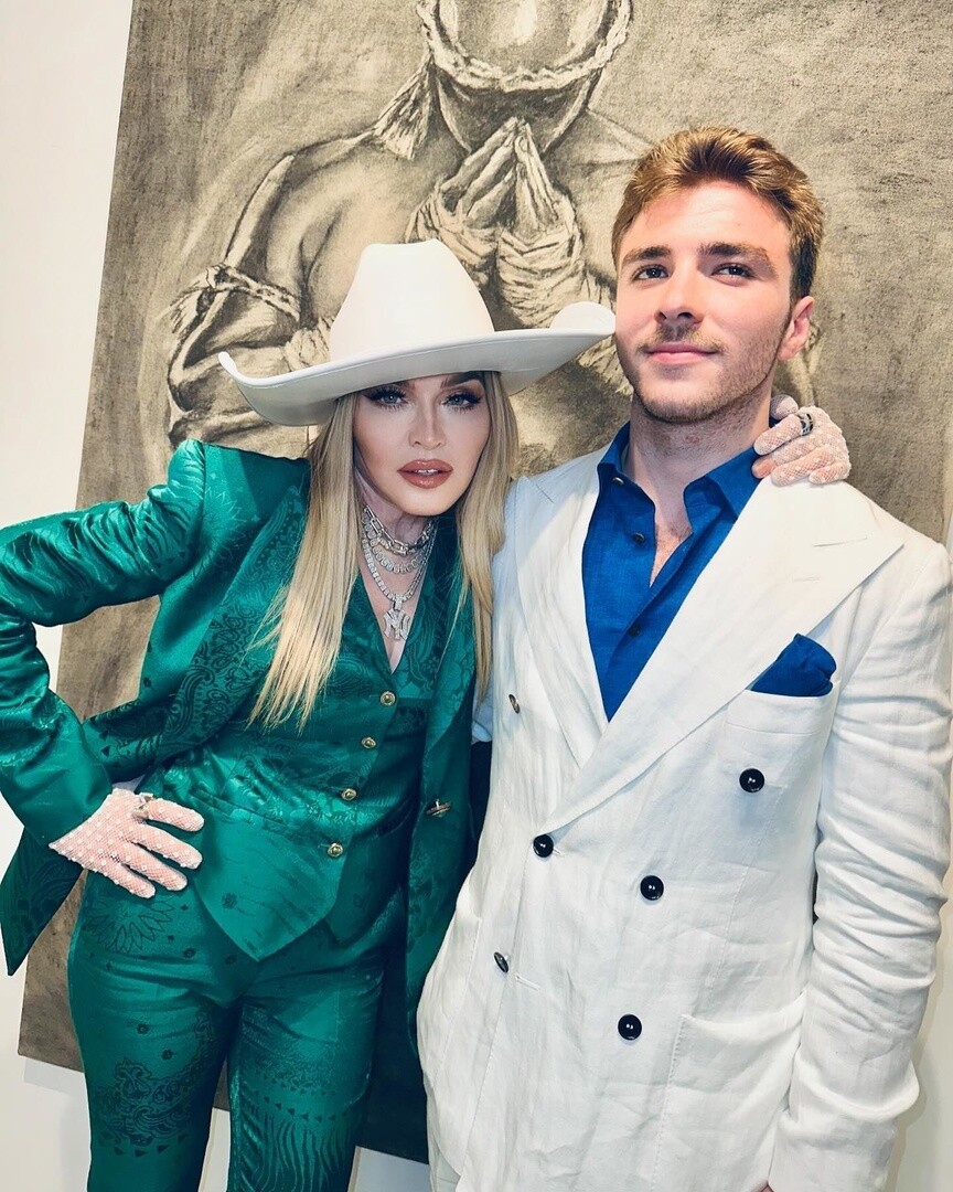 Madonna photo #1081434