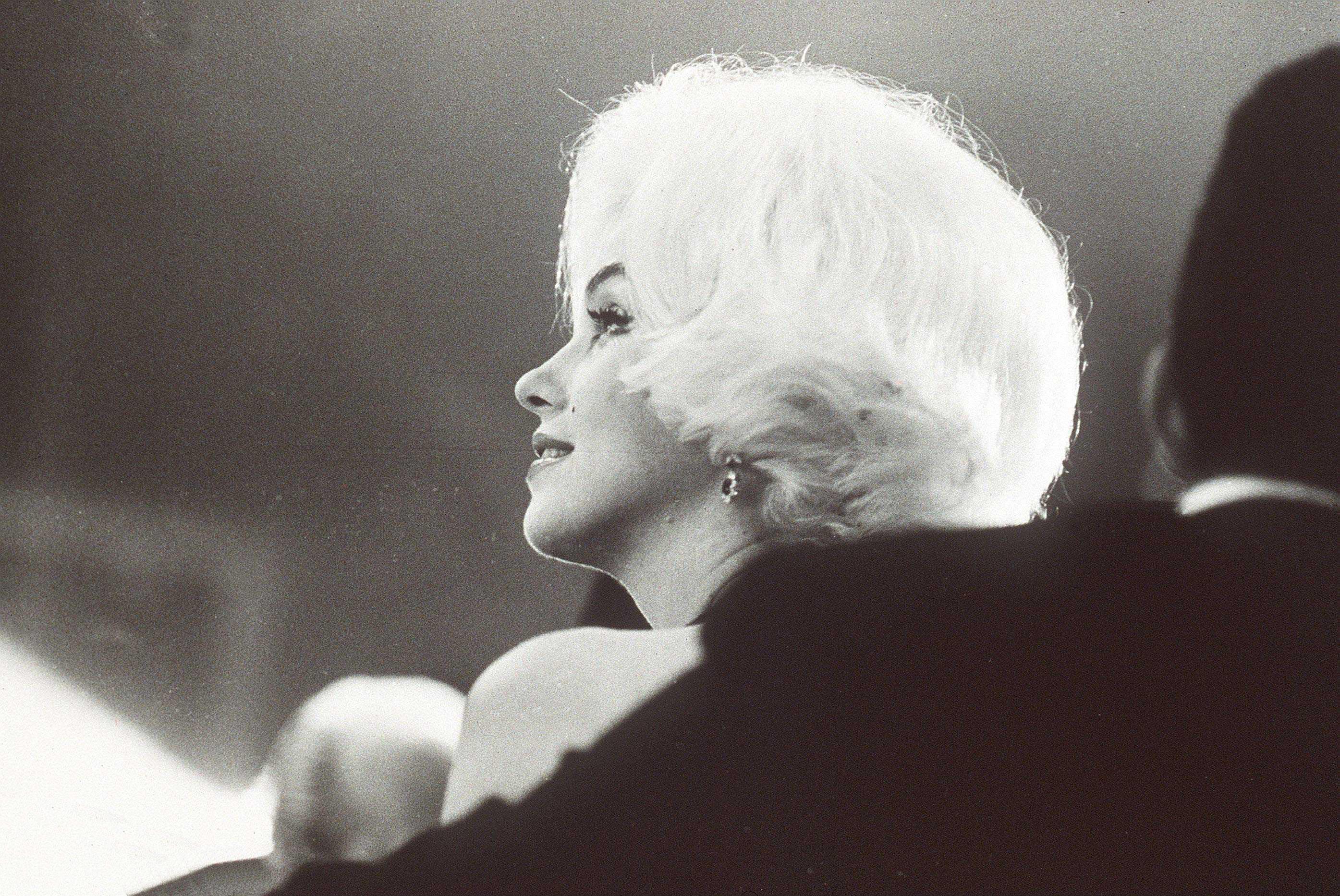 Marilyn Monroe photo #388610