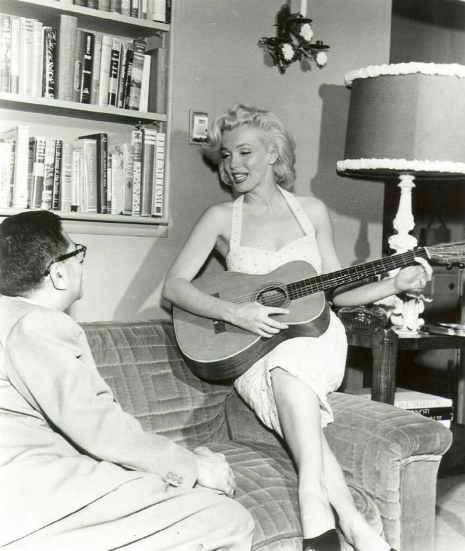 Marilyn Monroe photo #389384