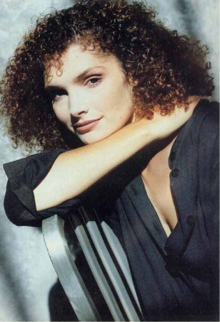 Mary Elizabeth Mastrantonio photo #1037736