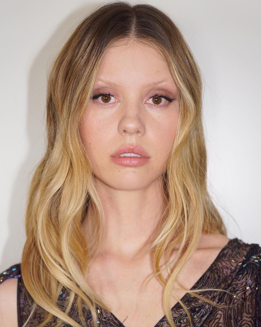 Mia Goth photo #1047974