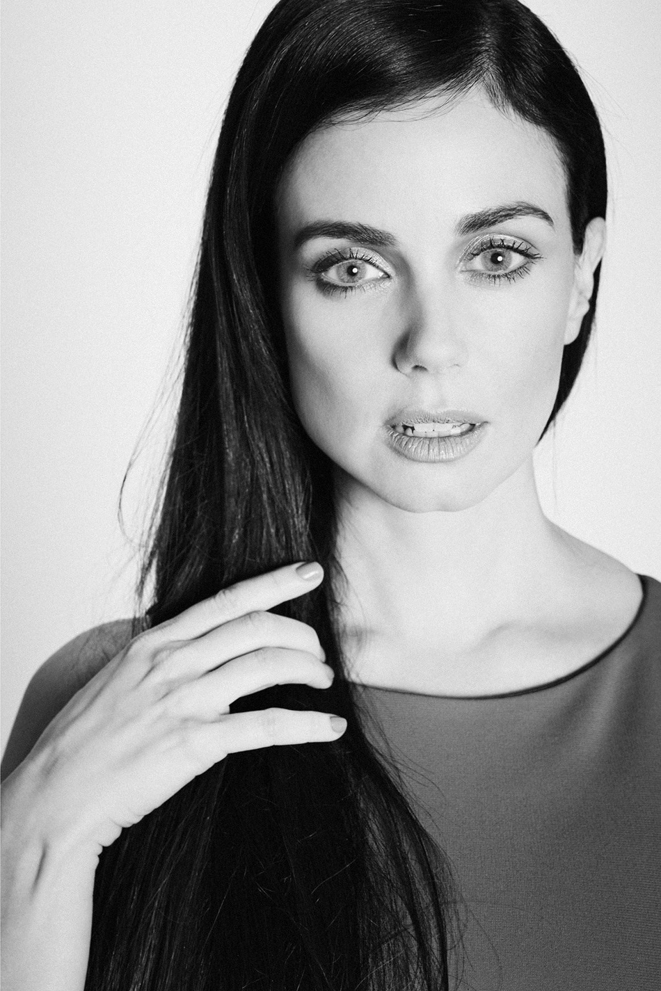 Mia Kirshner photo #671078