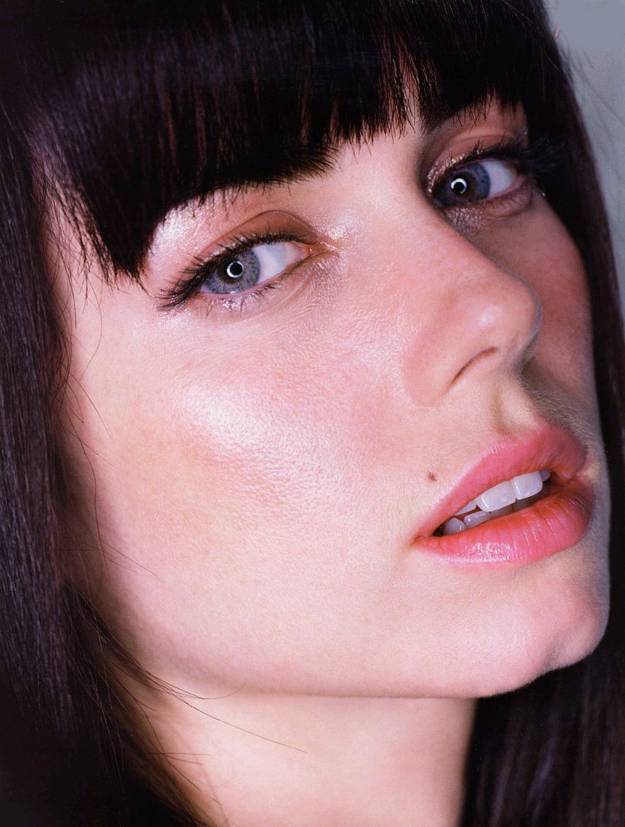 Mia Kirshner photo #11595