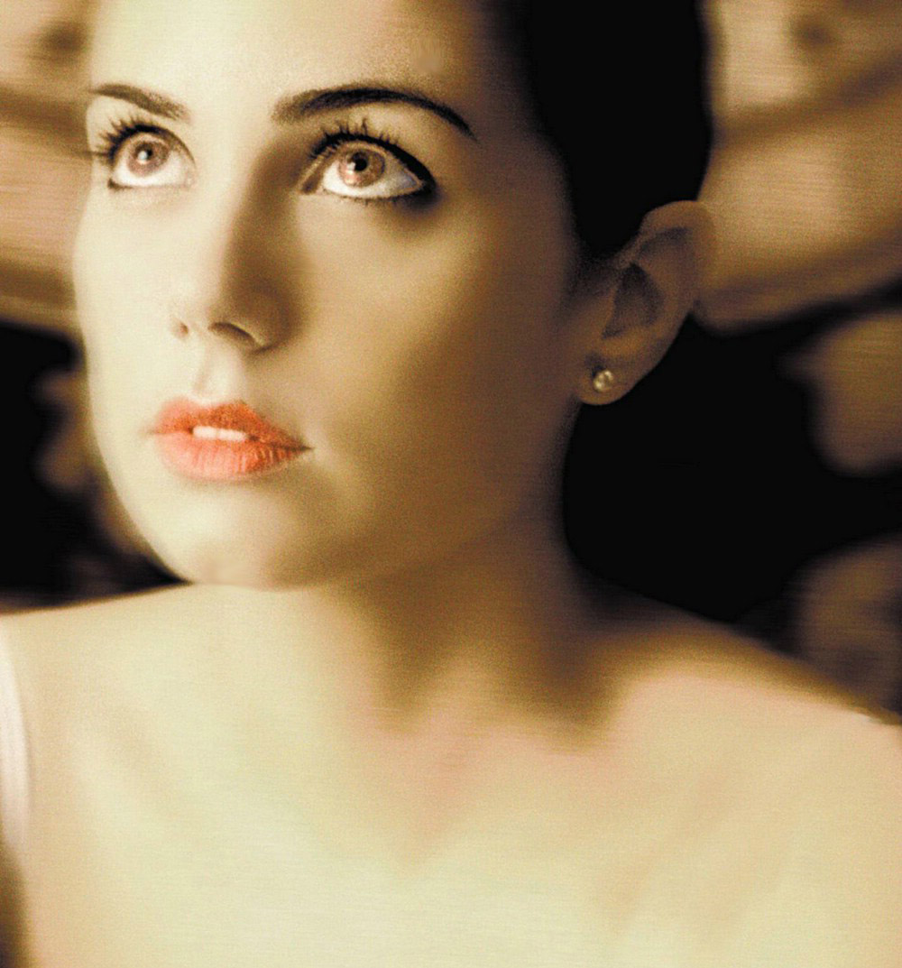 Mia Kirshner photo #31067