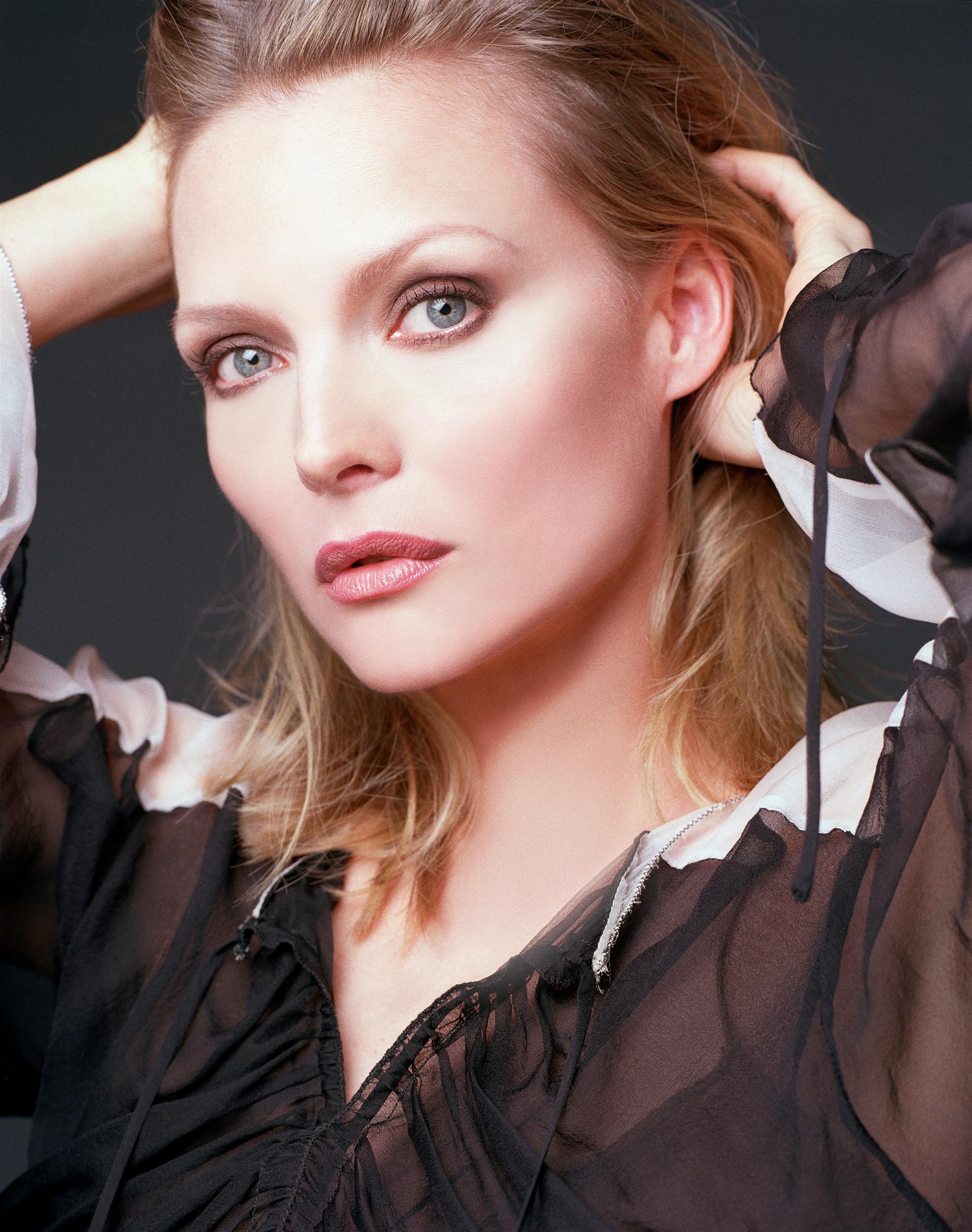 Michelle Pfeiffer photo #189210