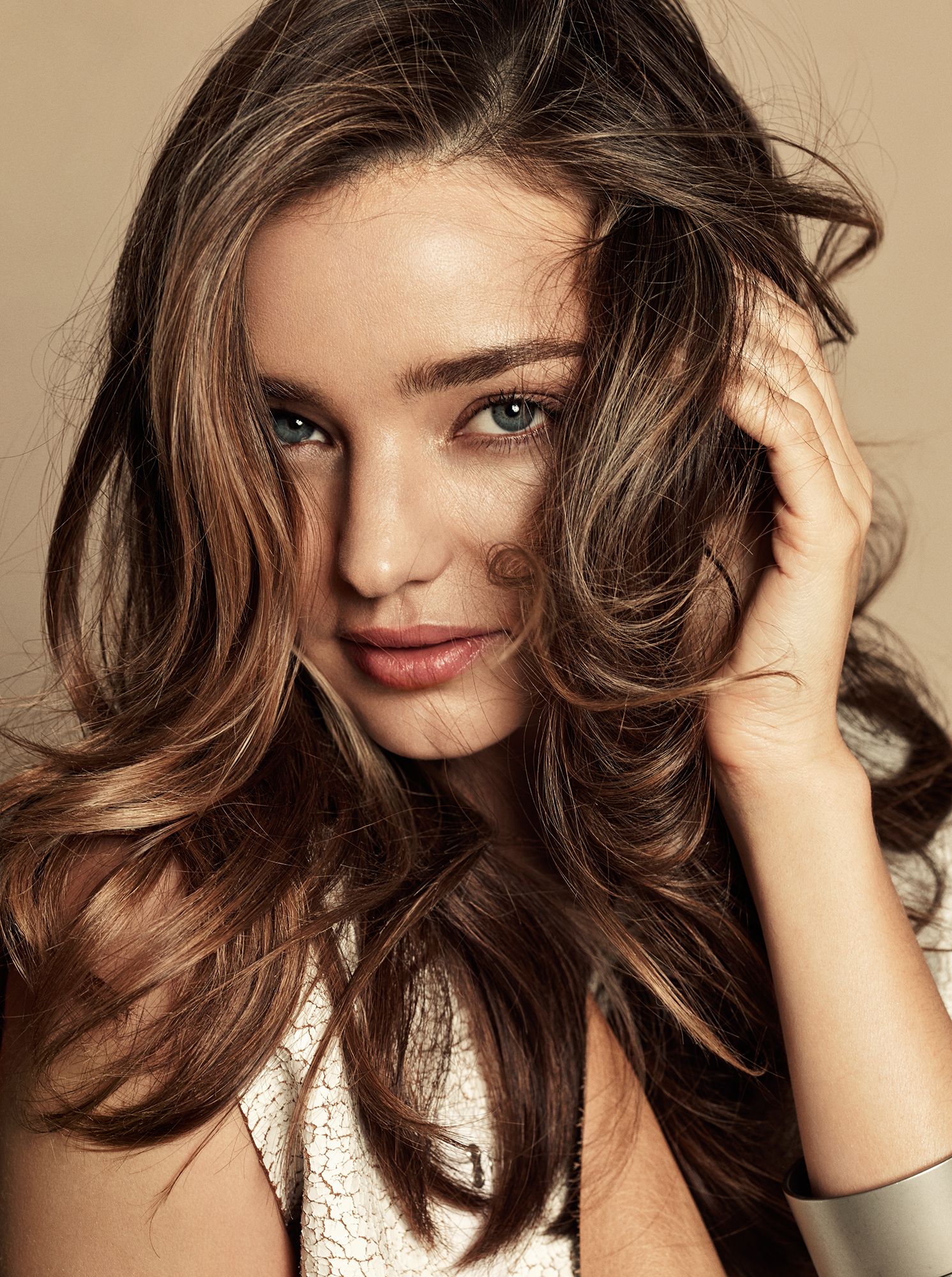 Фотография 2014. Miranda Kerr 2014. Миранда Керр завивка фото. Пьет Миранду. Mira v model.