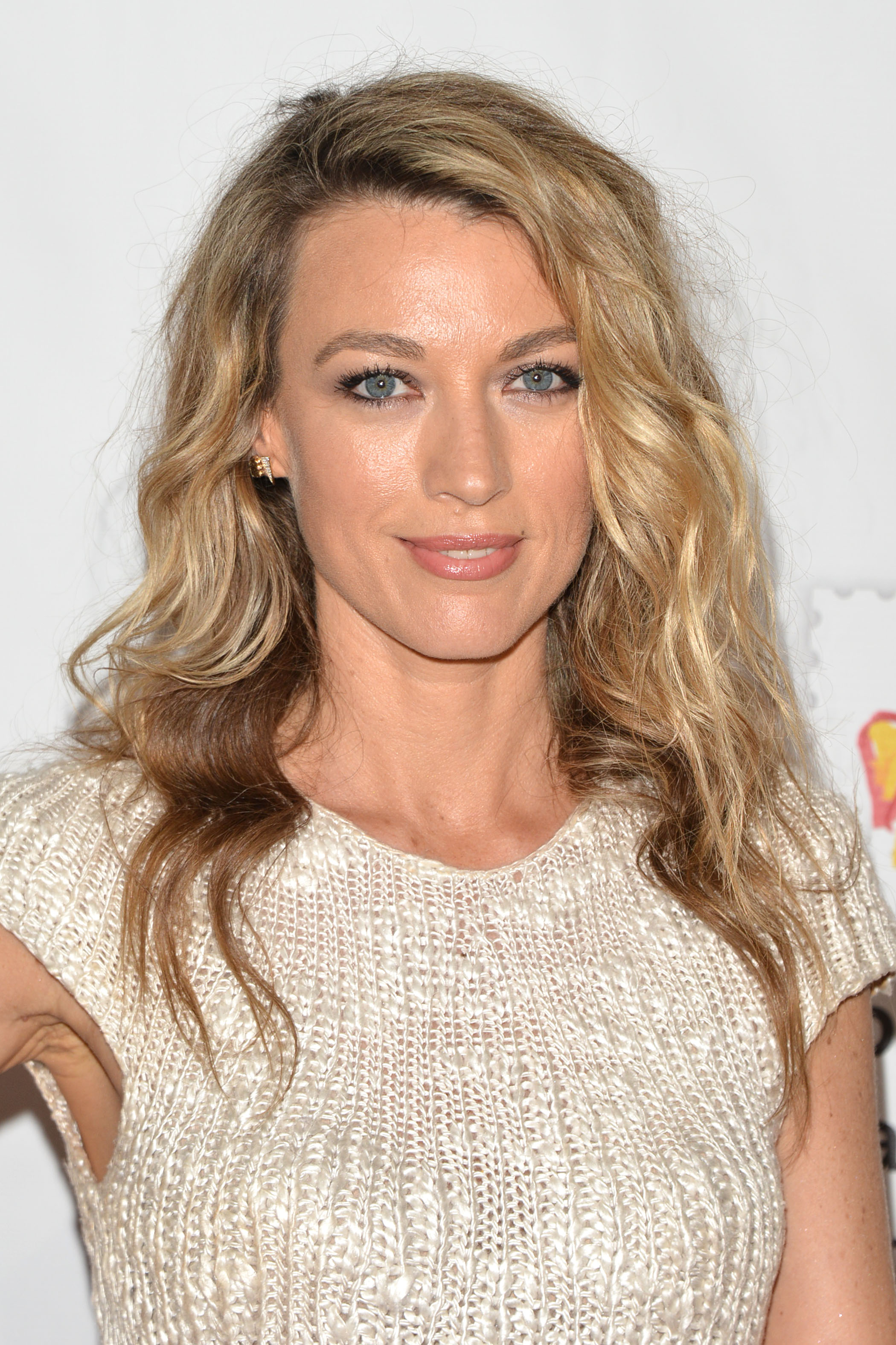 Natalie Zea photo #811809