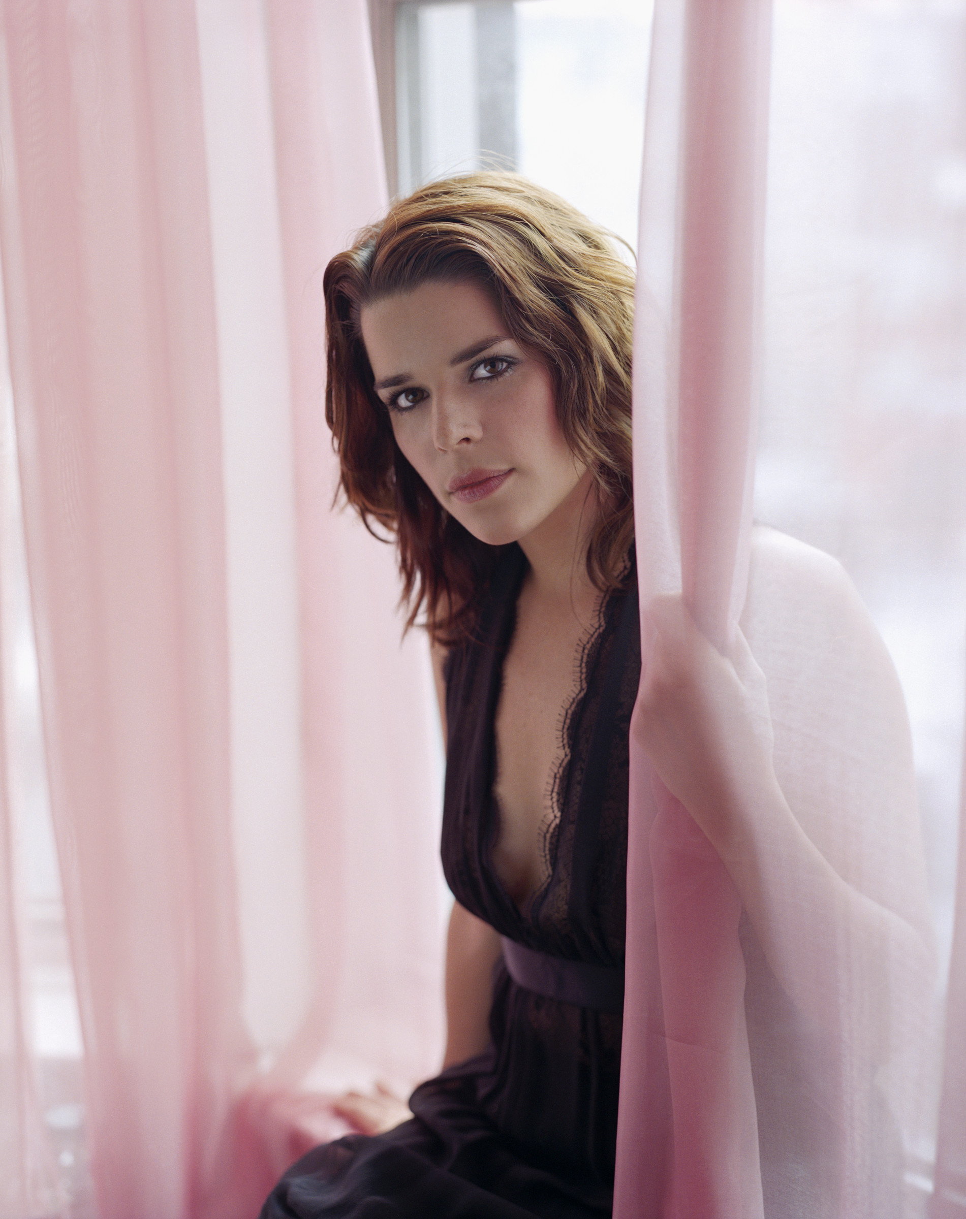 Neve Campbell photo #16299