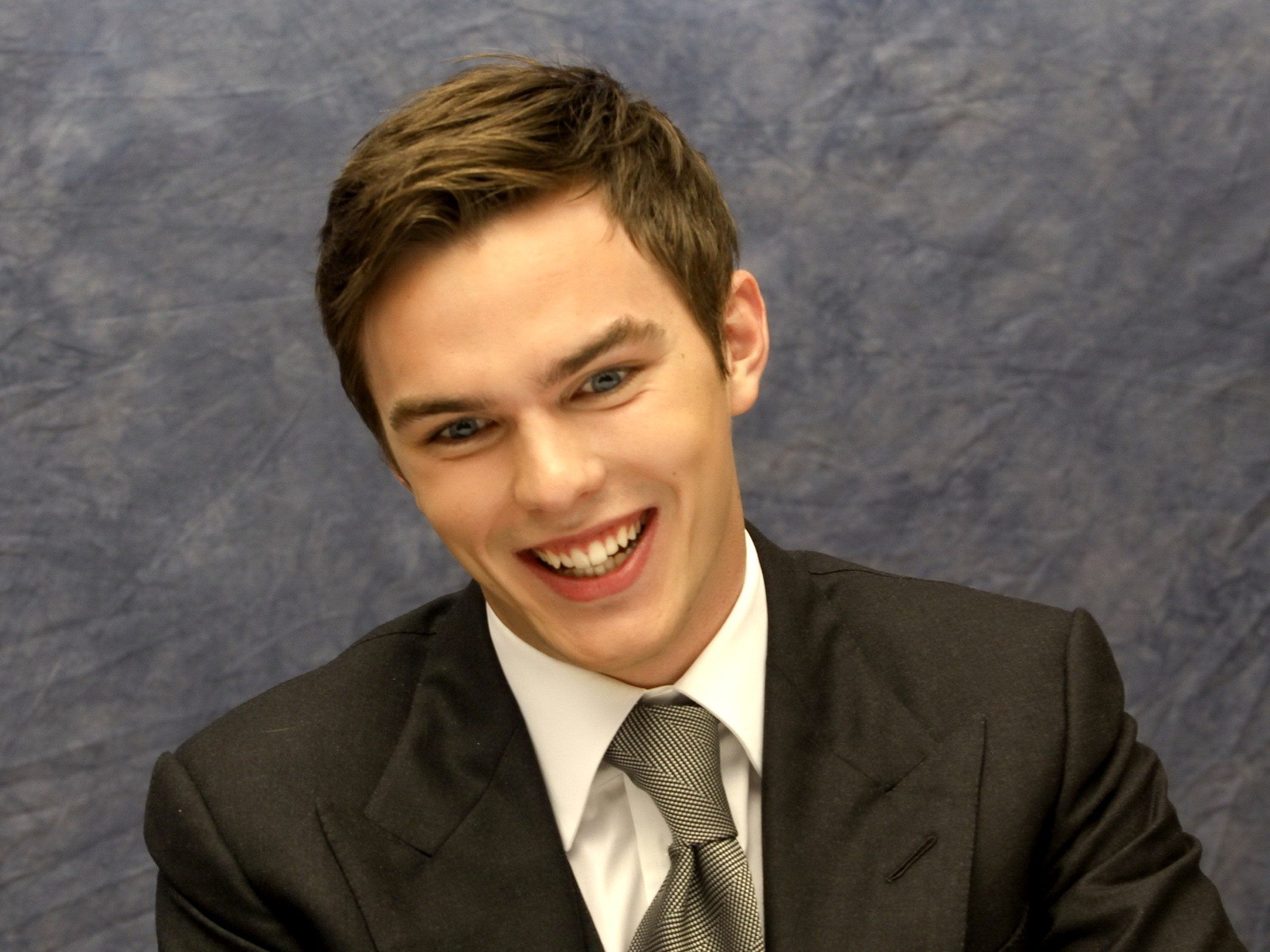 Nicholas Hoult photo #590119