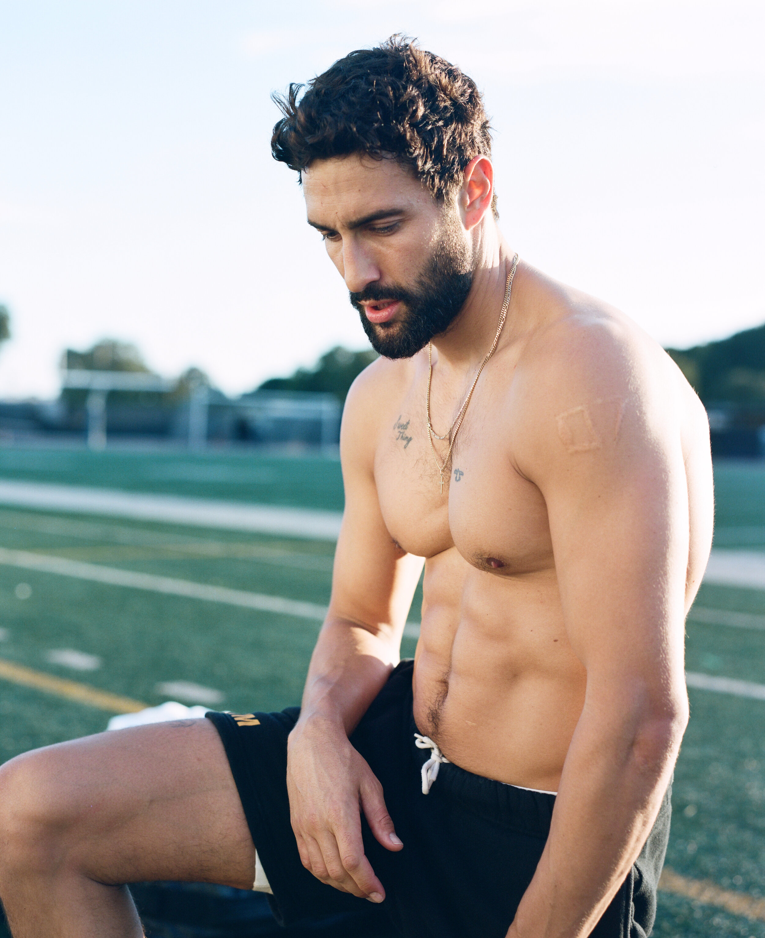 Noah Mills photo #1023912