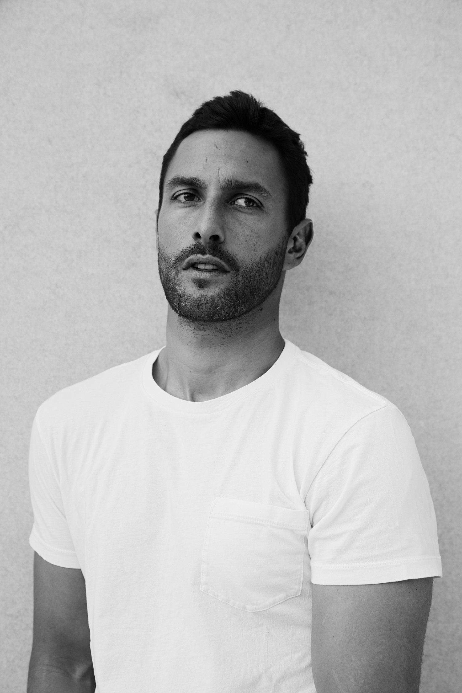 Noah Mills photo #1023916