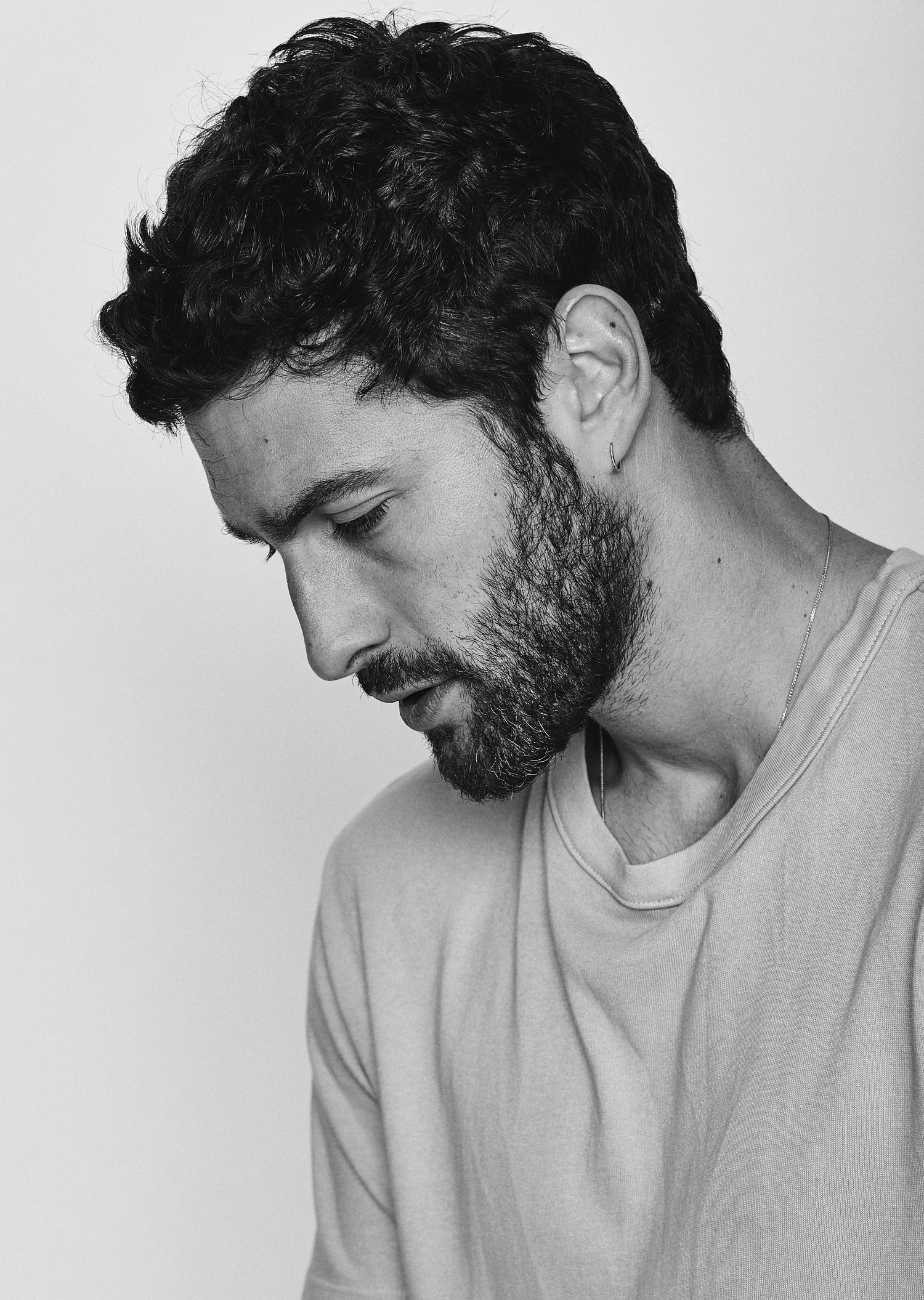 Noah Mills photo #1023918