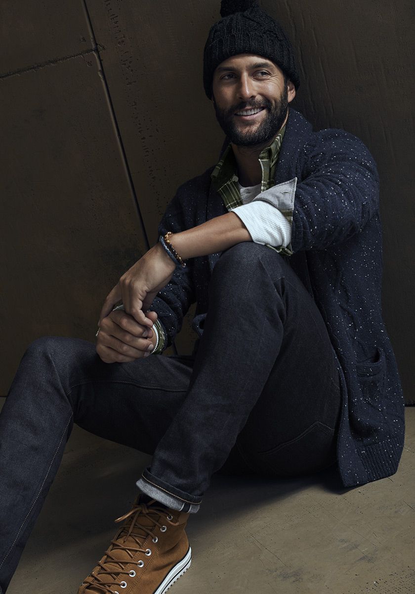 Noah Mills photo #939475