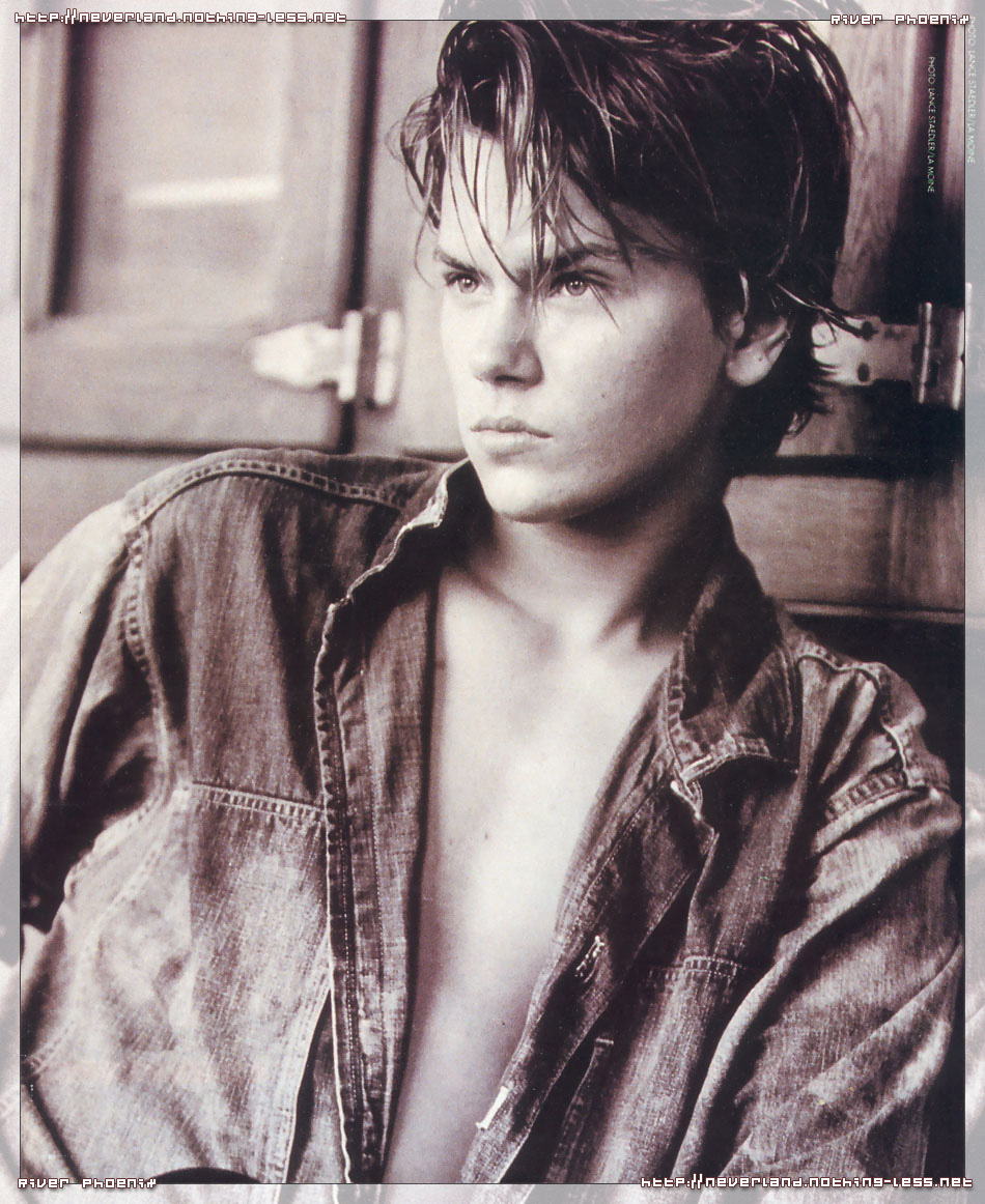 River Phoenix photo #16435