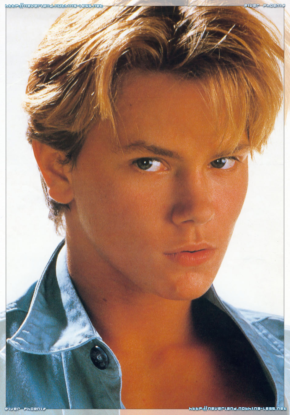 River Phoenix photo #16438