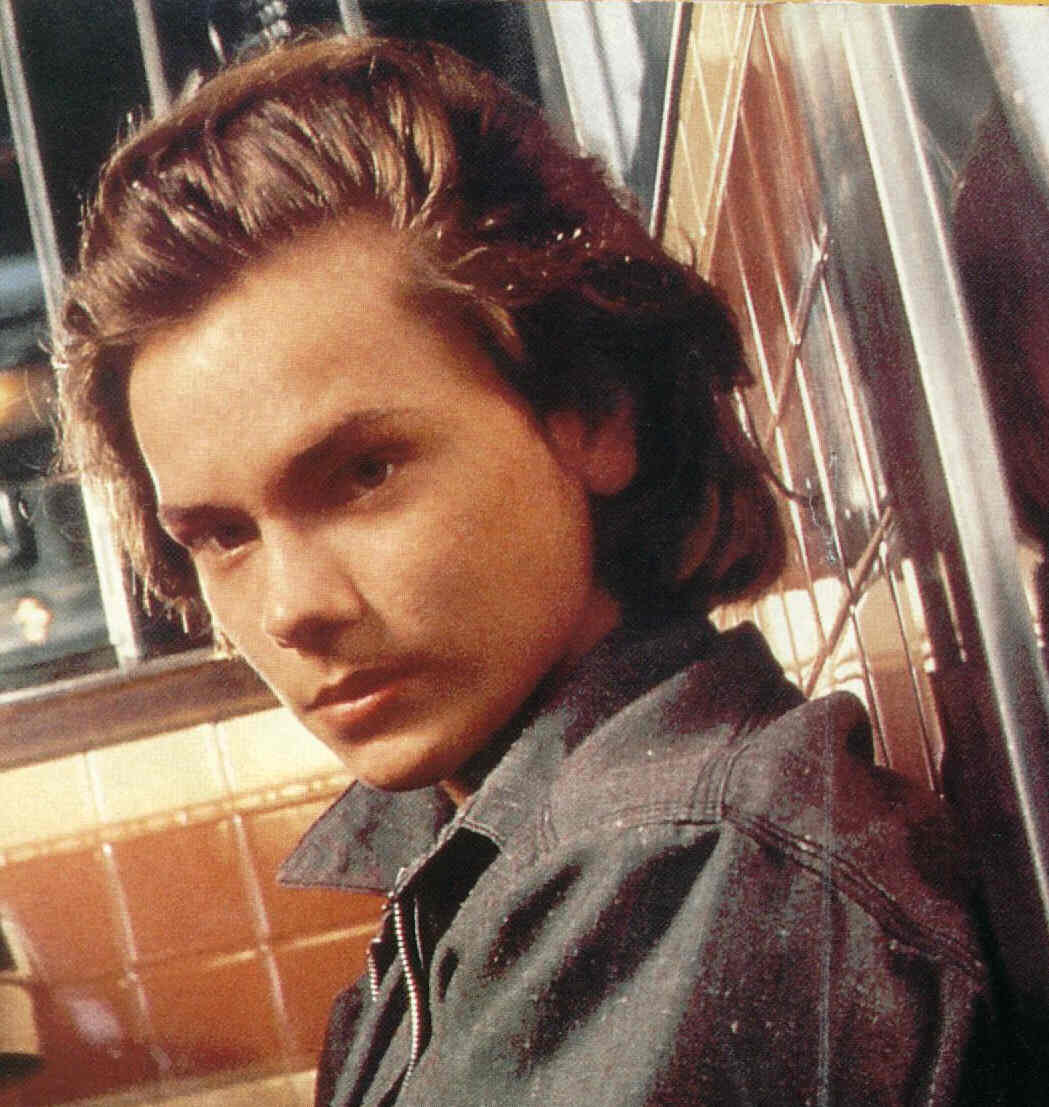 River Phoenix photo #15265