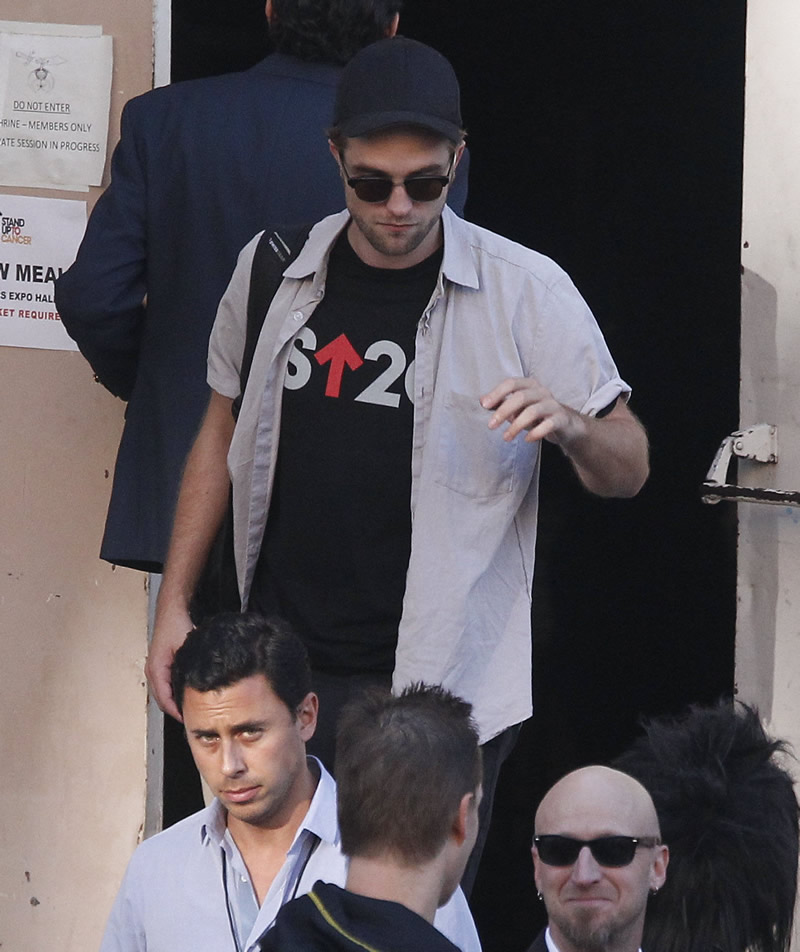 Robert Pattinson photo #429879