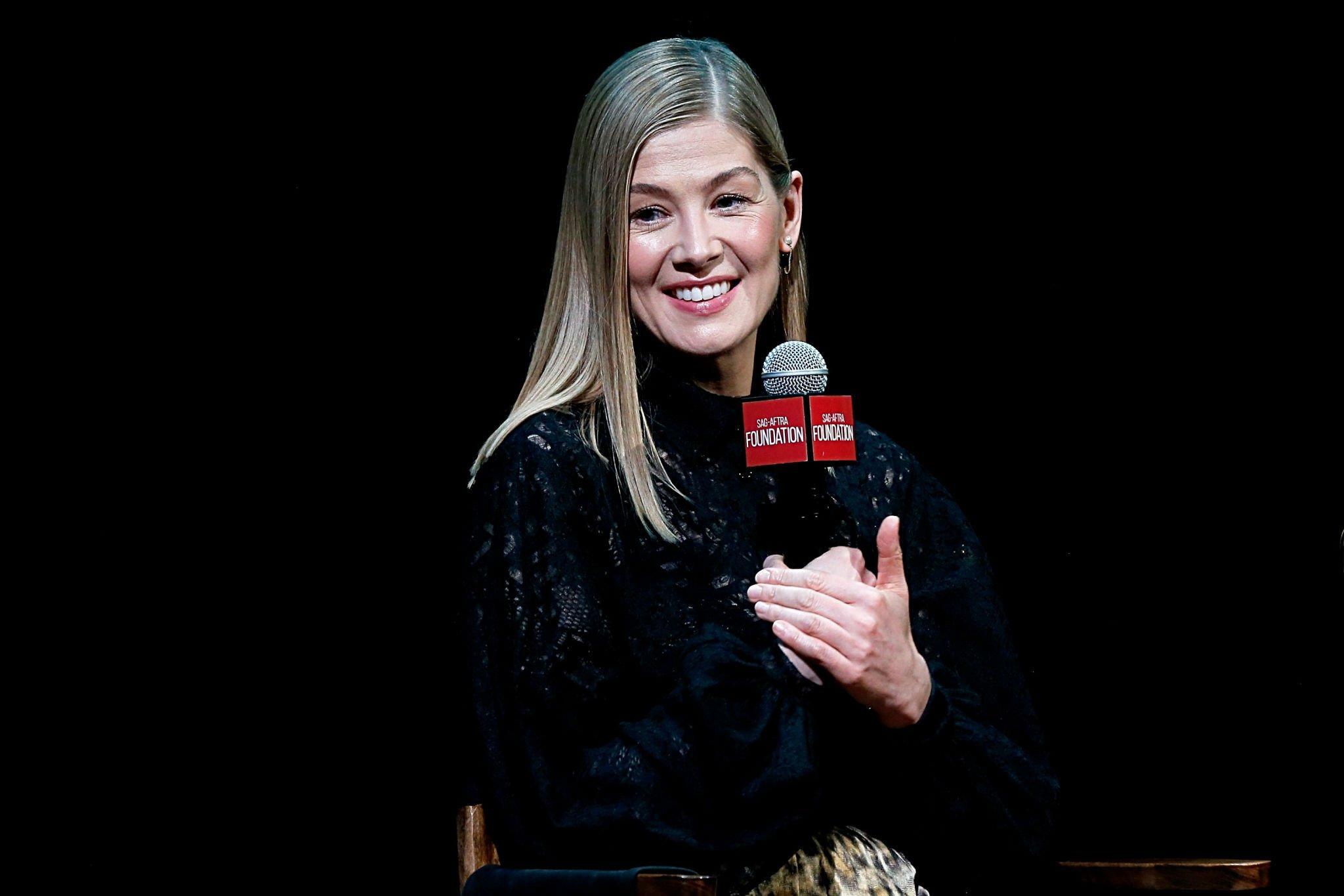 Rosamund Pike photo #1065060