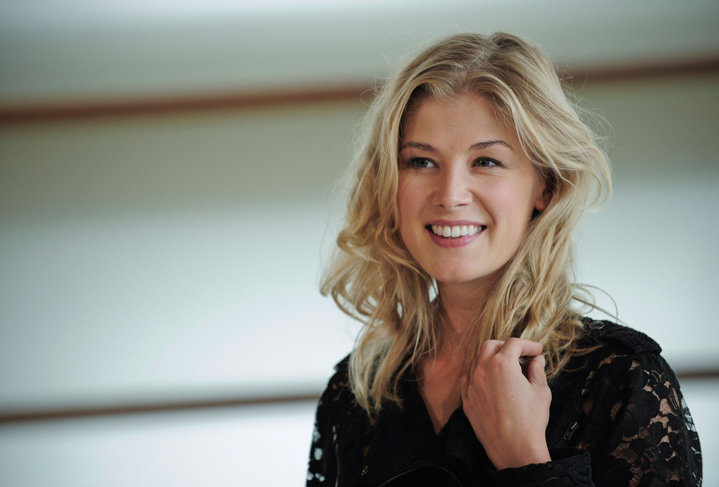 Rosamund Pike photo #223349