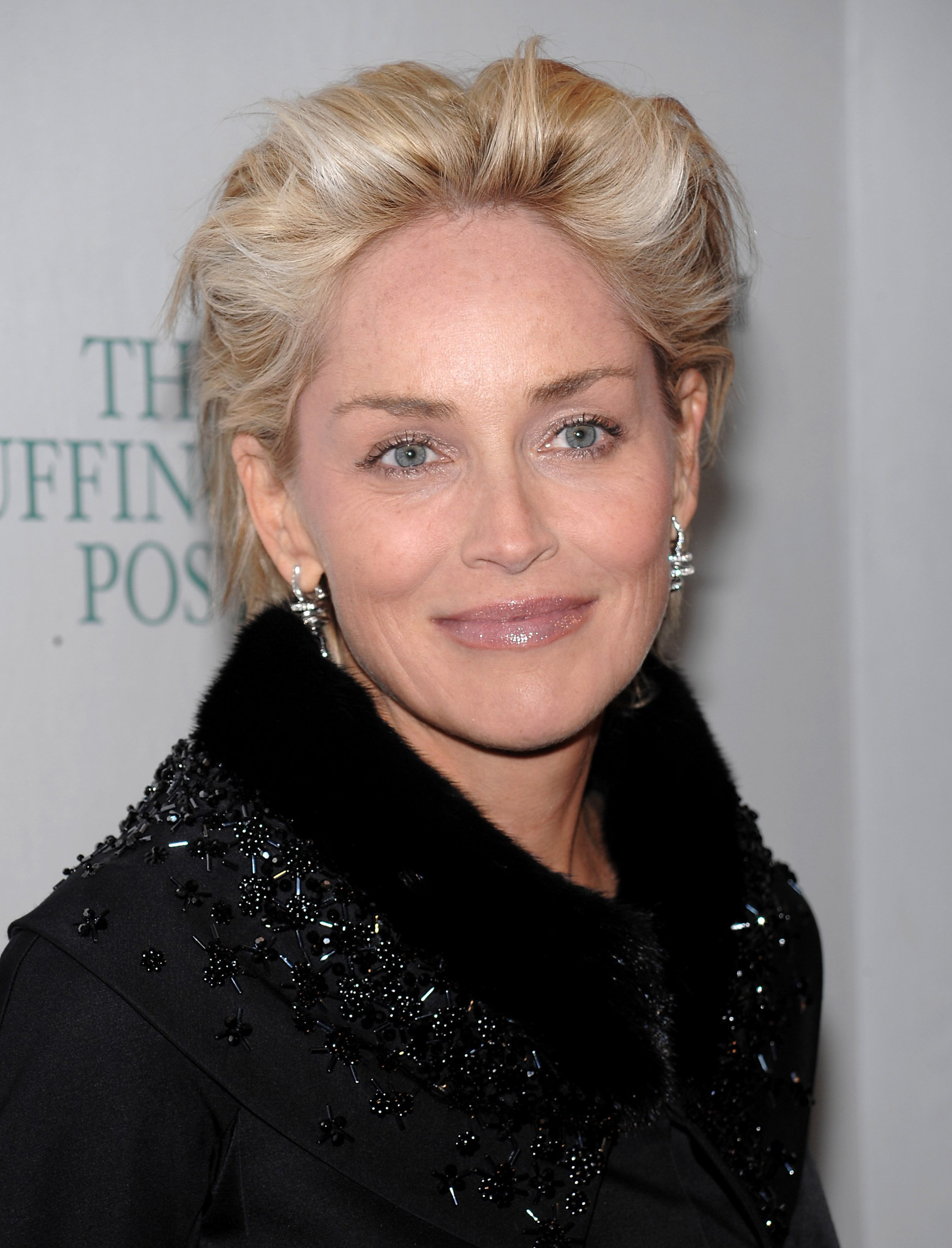 Стоун. Sharon Stone. Шэрон Стоун (Sharon Stone). Шерон Стоун сестра Рэтчед. Шэрон Стоун в сериале Рэтчед.