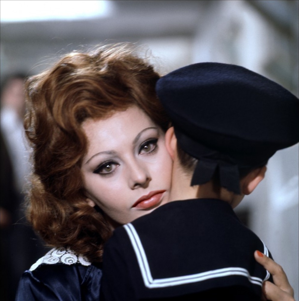 Sophia Loren photo #208300