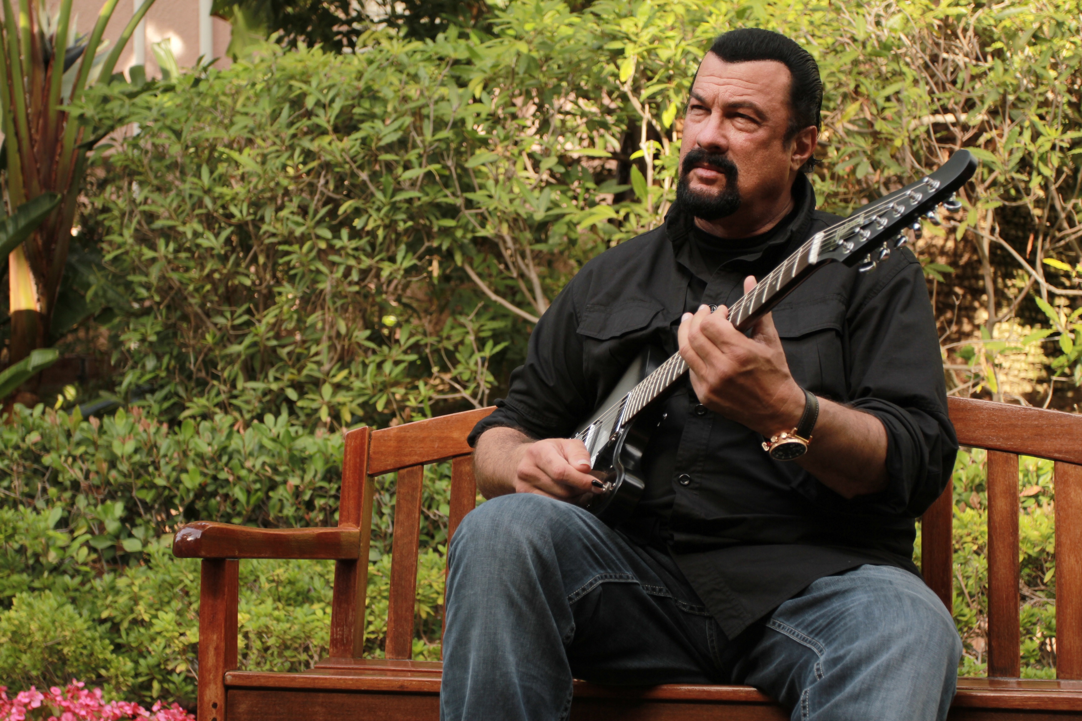 Steven Seagal photo #1046061