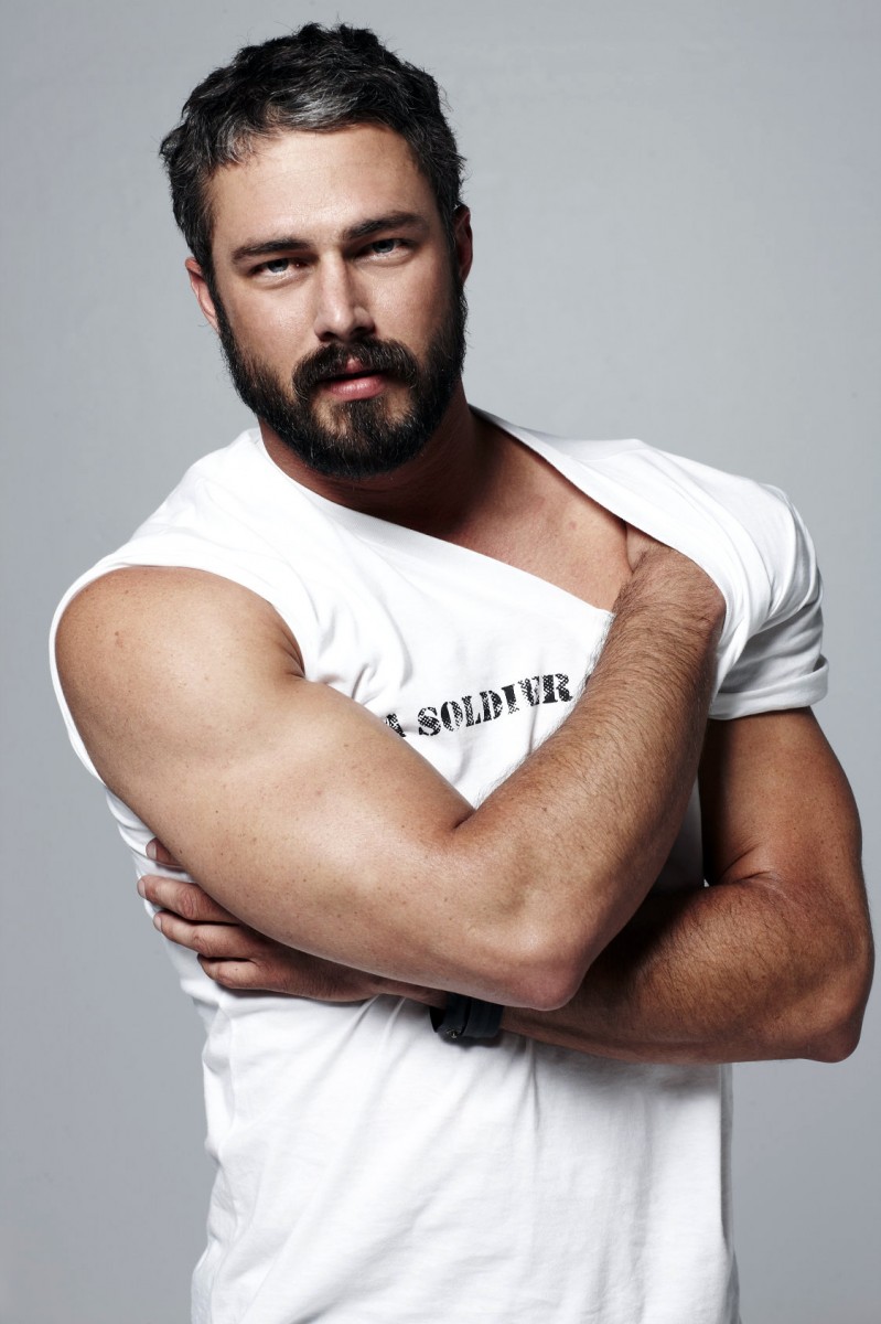 Taylor Kinney photo #456894