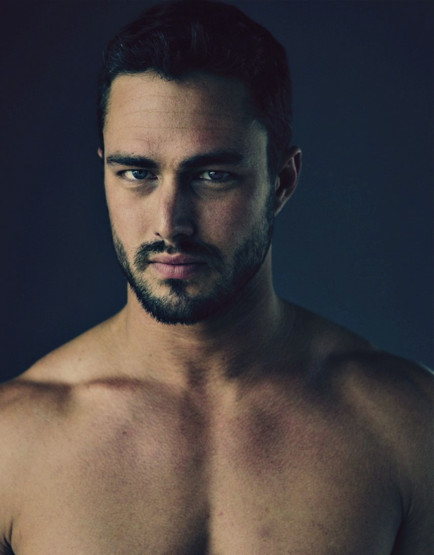 Taylor Kinney photo #458886