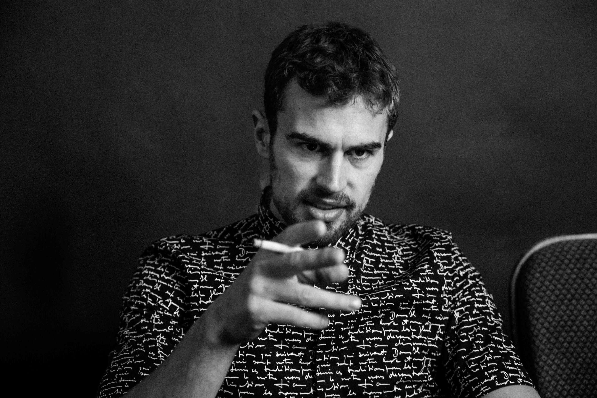 Theo James photo #1024992