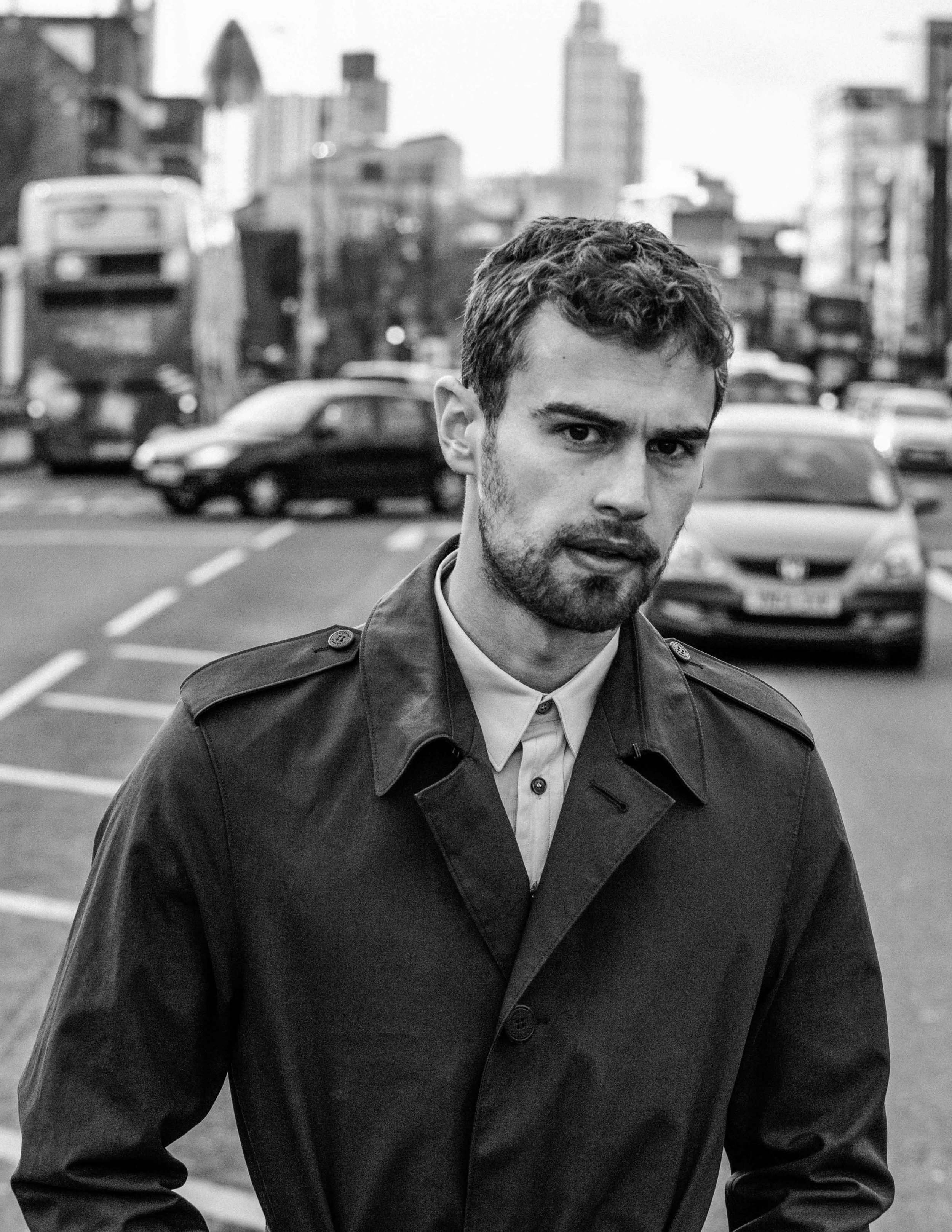 Theo James photo #1024990