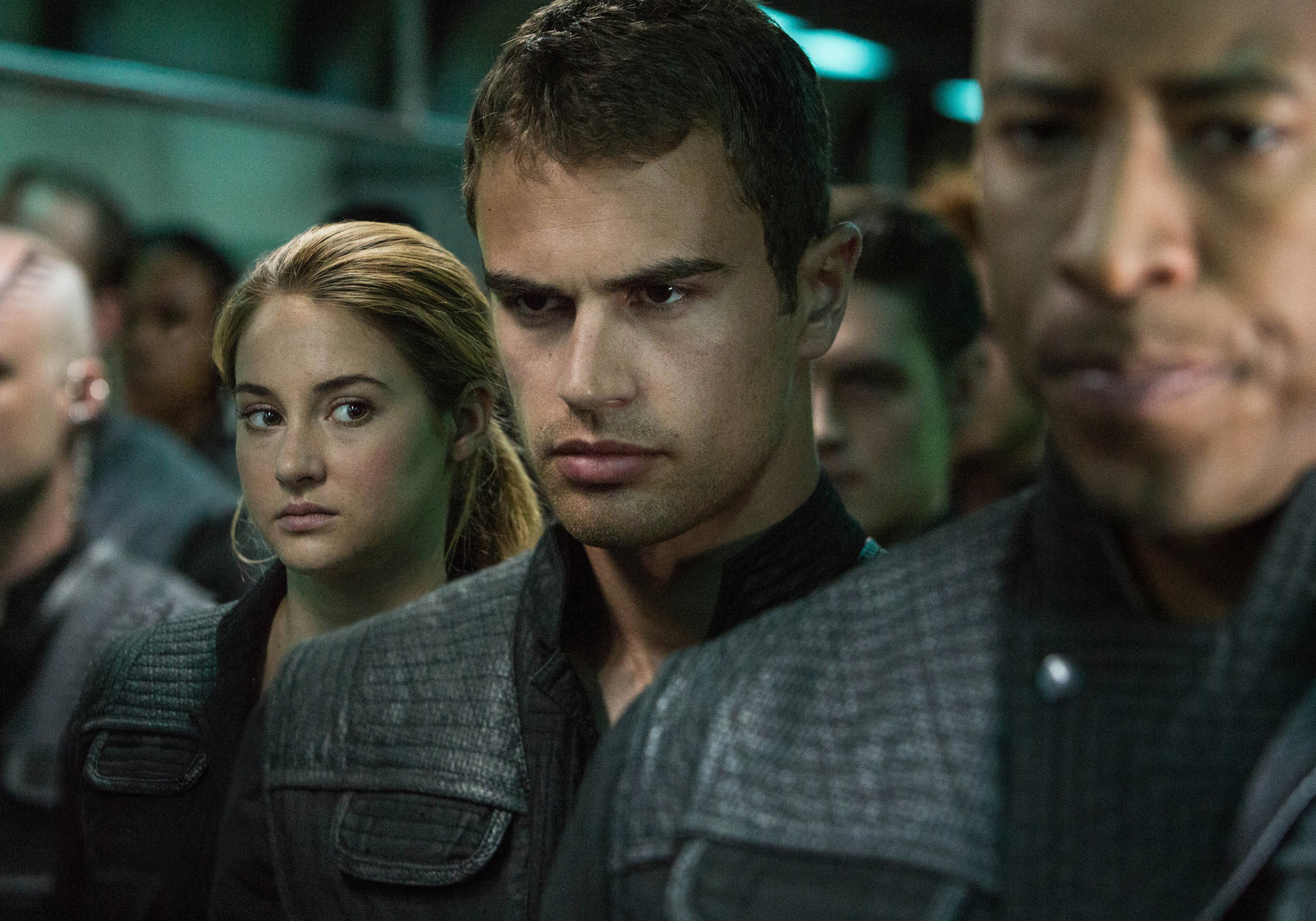 Theo James photo #489305