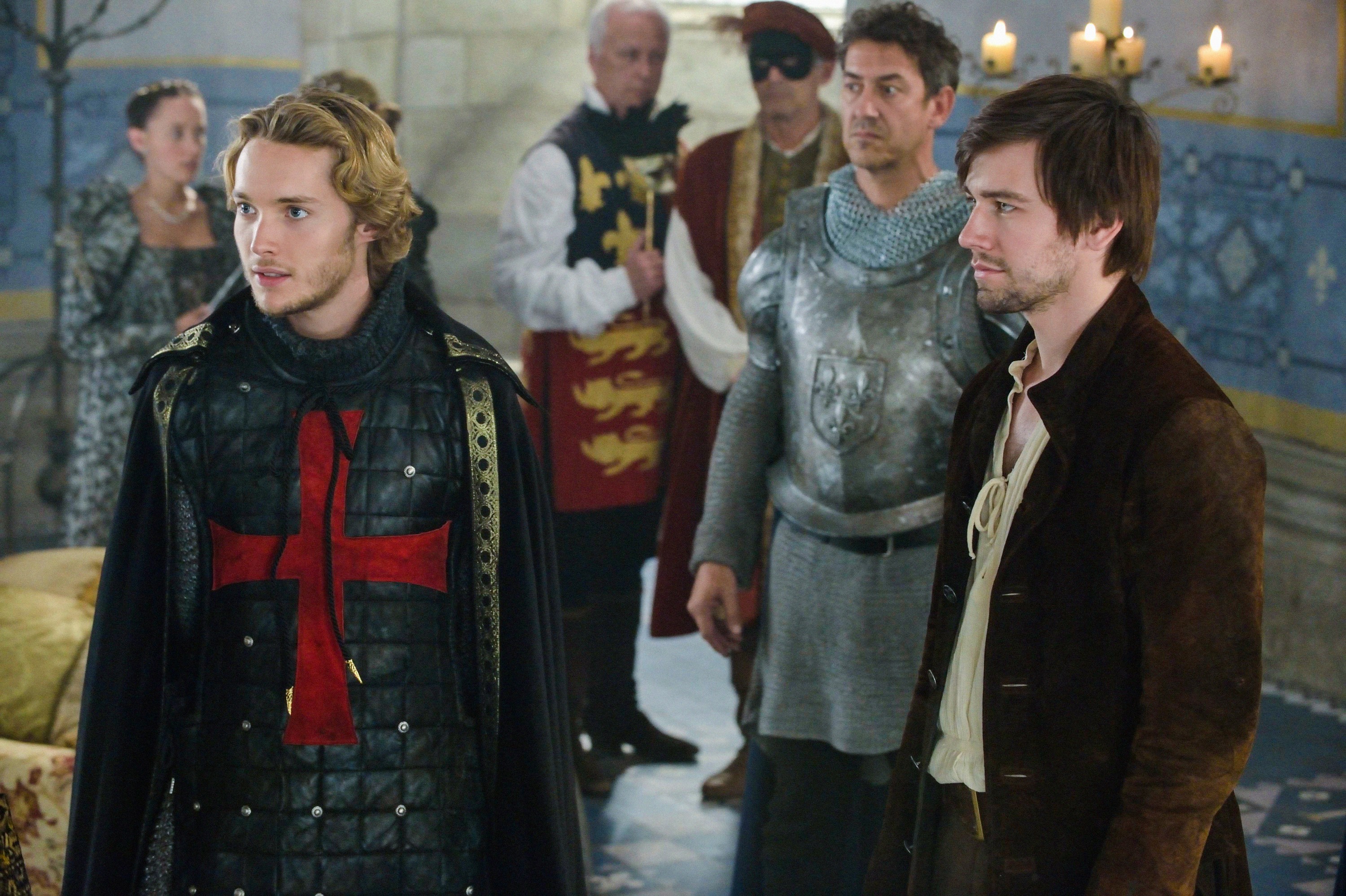 Toby Regbo photo #594378