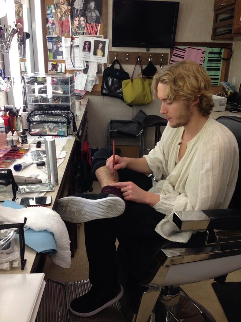 Toby Regbo photo #599467