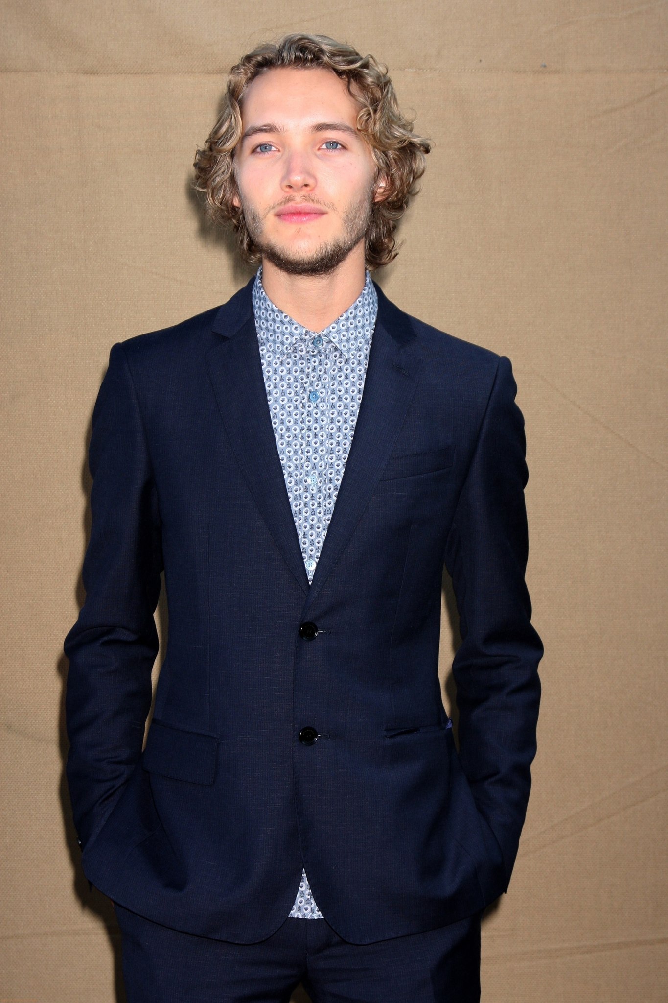 Toby Regbo photo #601013