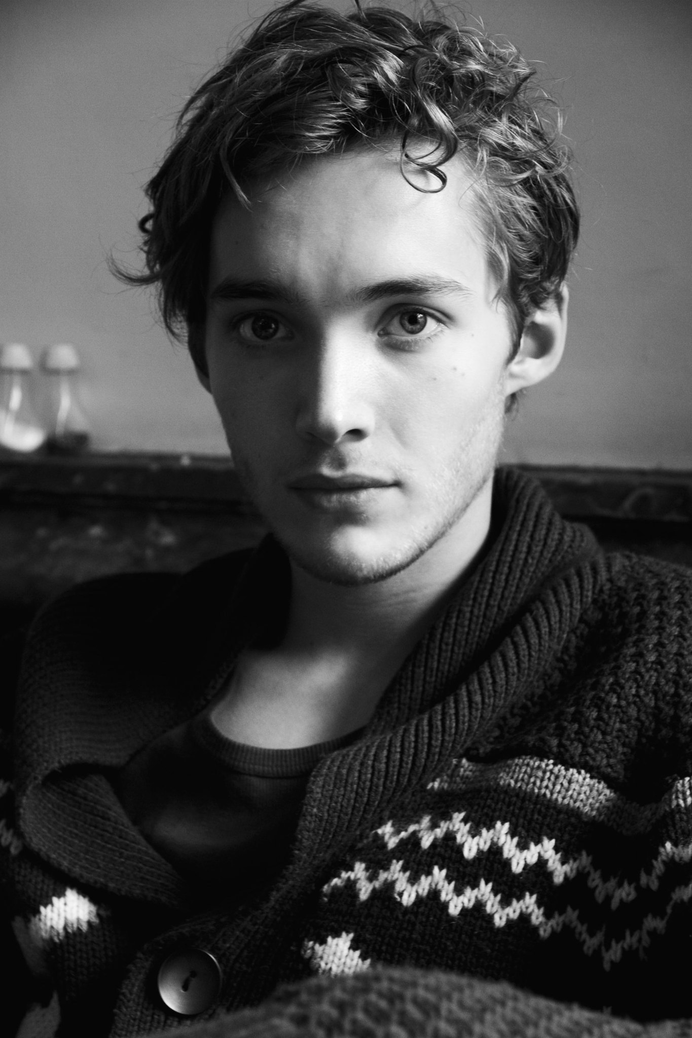 Toby Regbo photo #594373