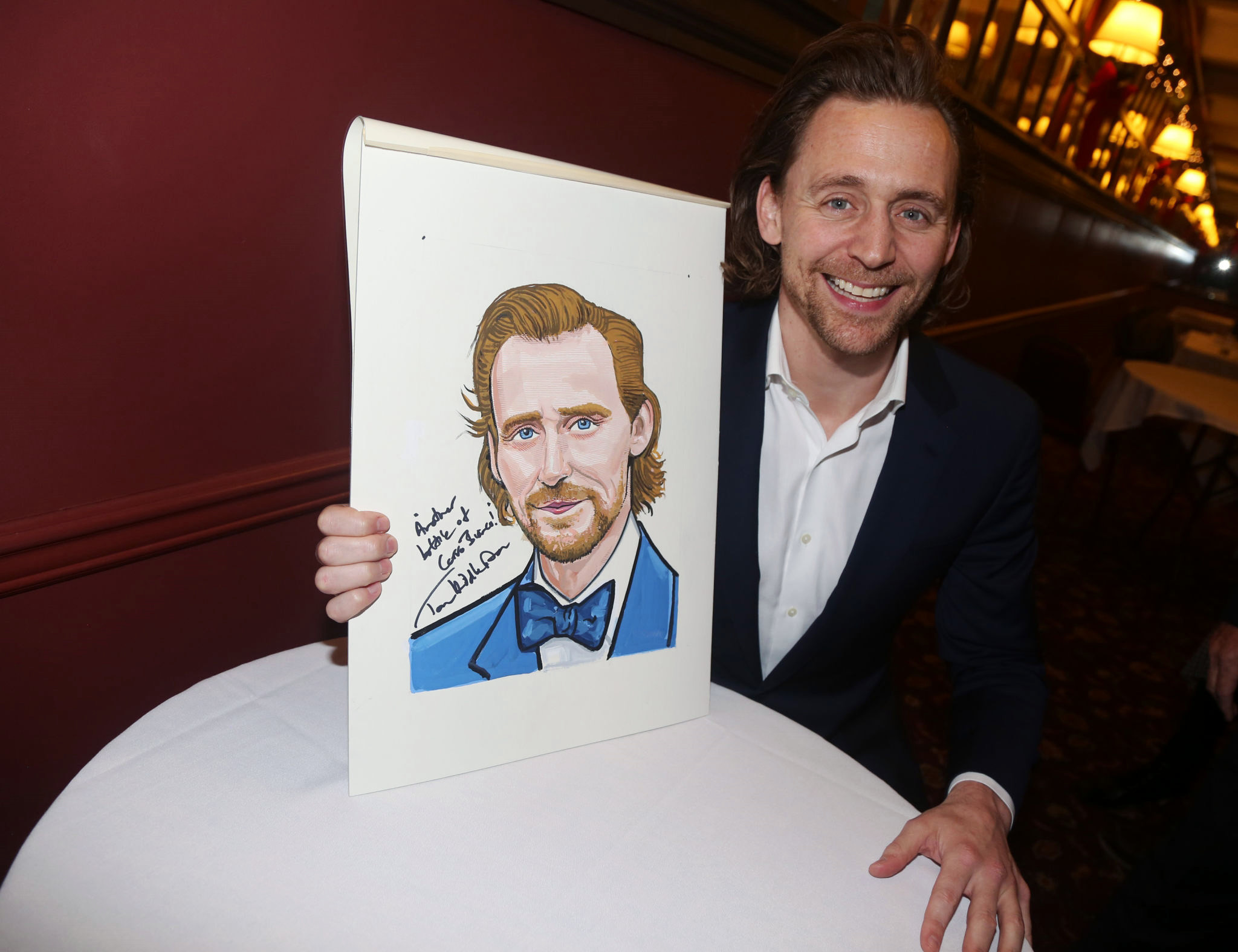 Tom Hiddleston photo #944402