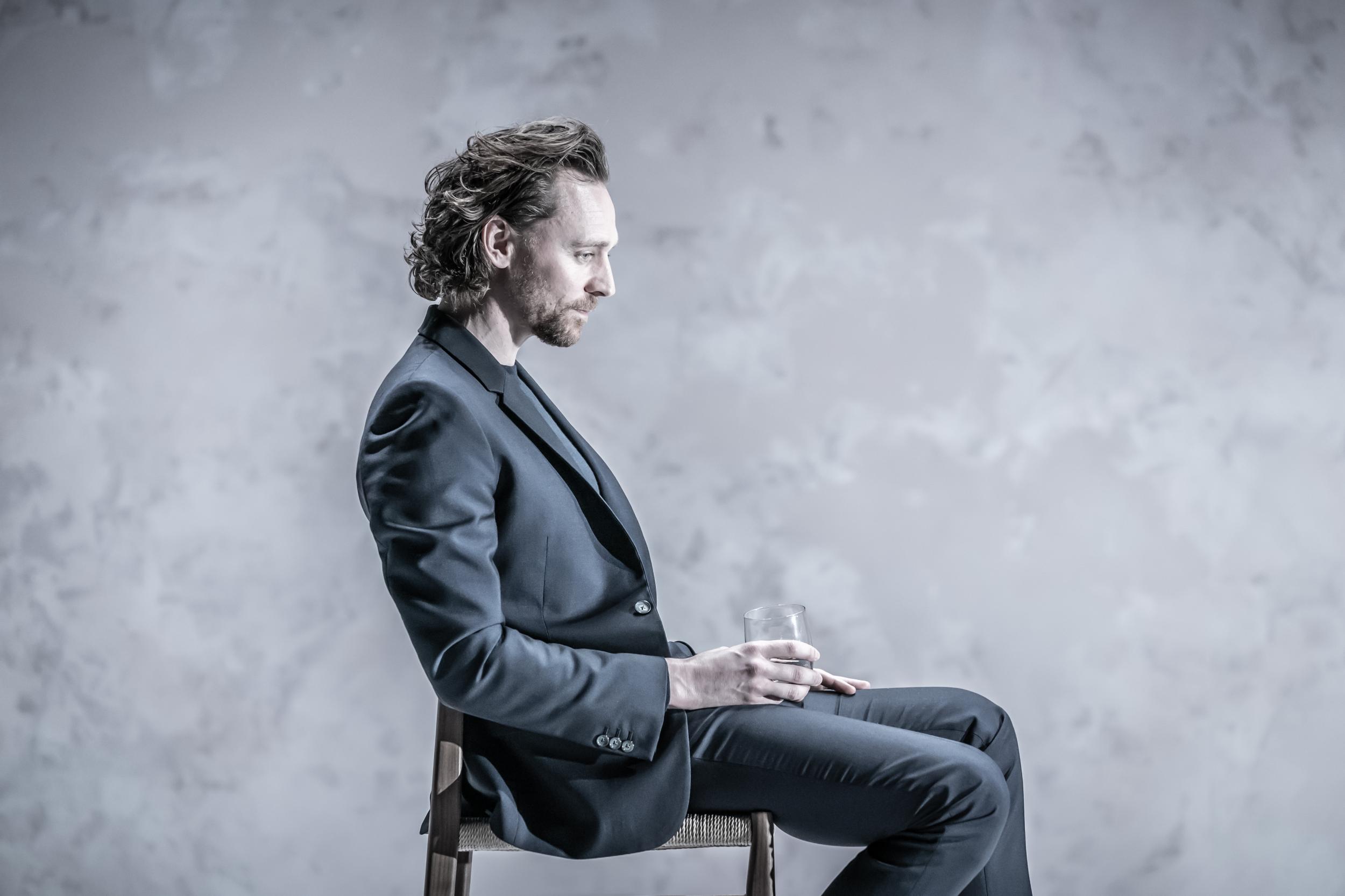 Tom Hiddleston photo #908647