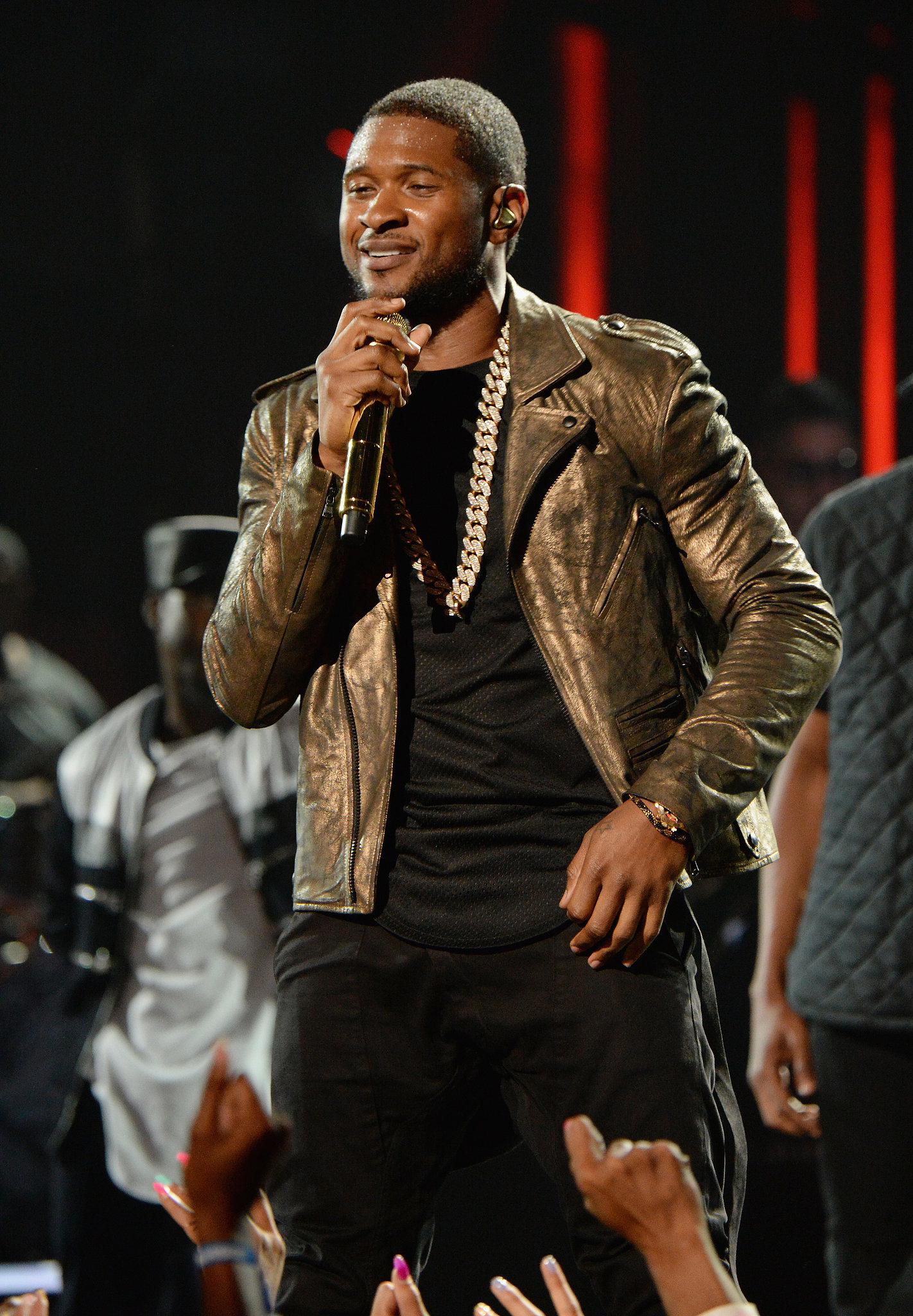 Usher photo #597574