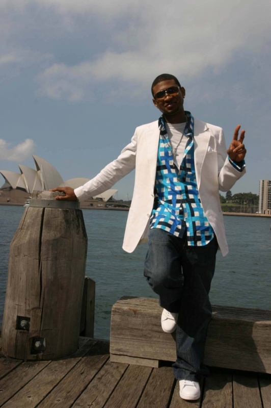 Usher photo #9689