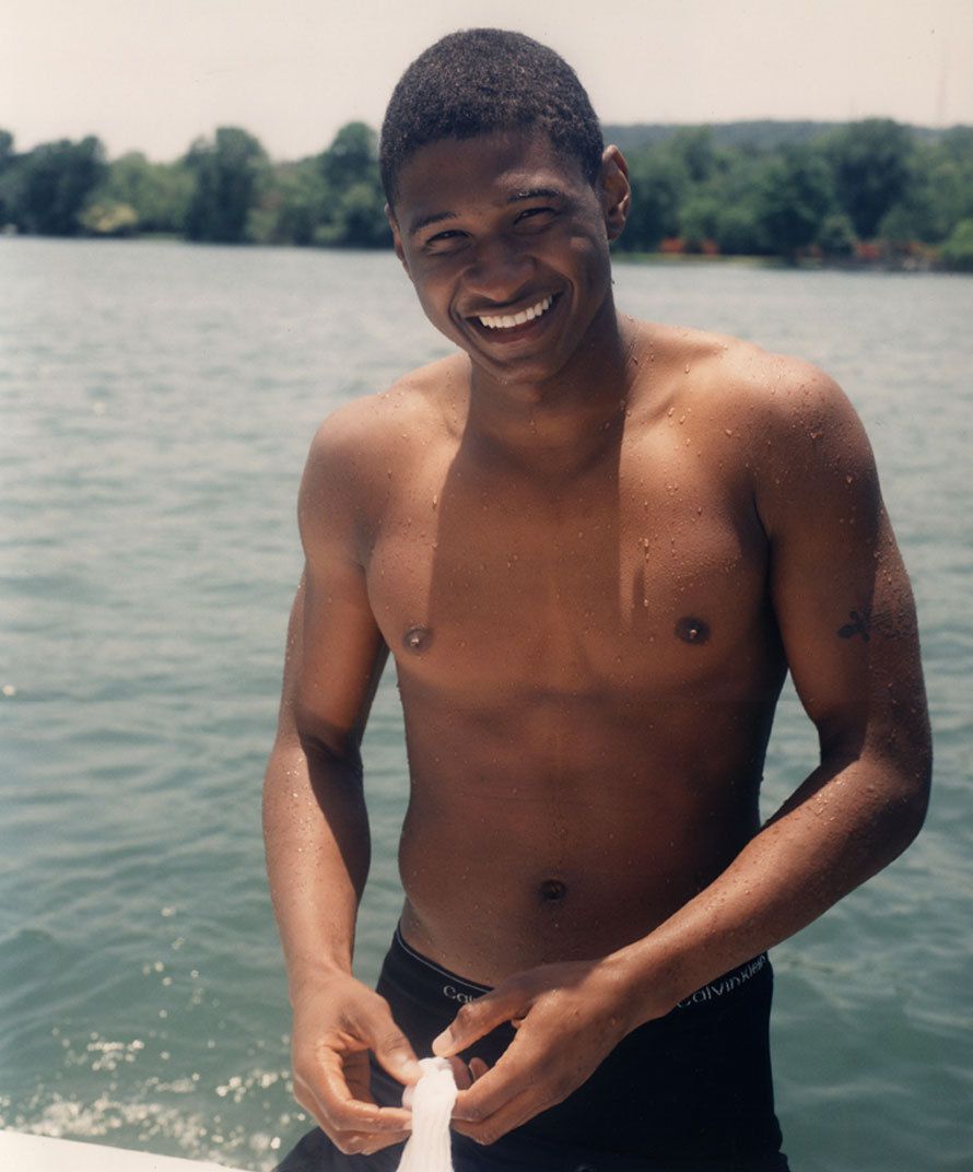 Usher photo #563635