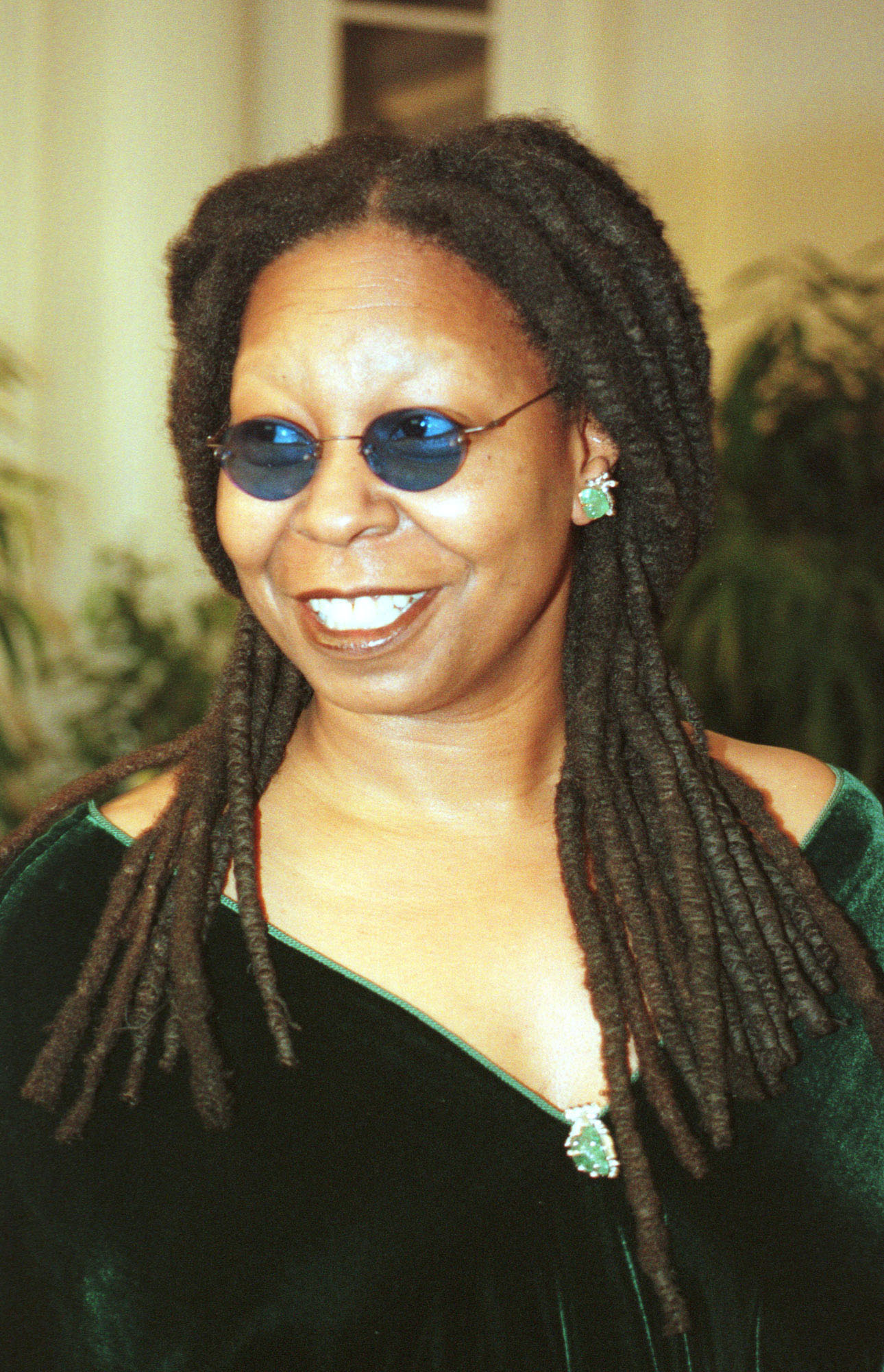 Whoopi Goldberg photo #5867