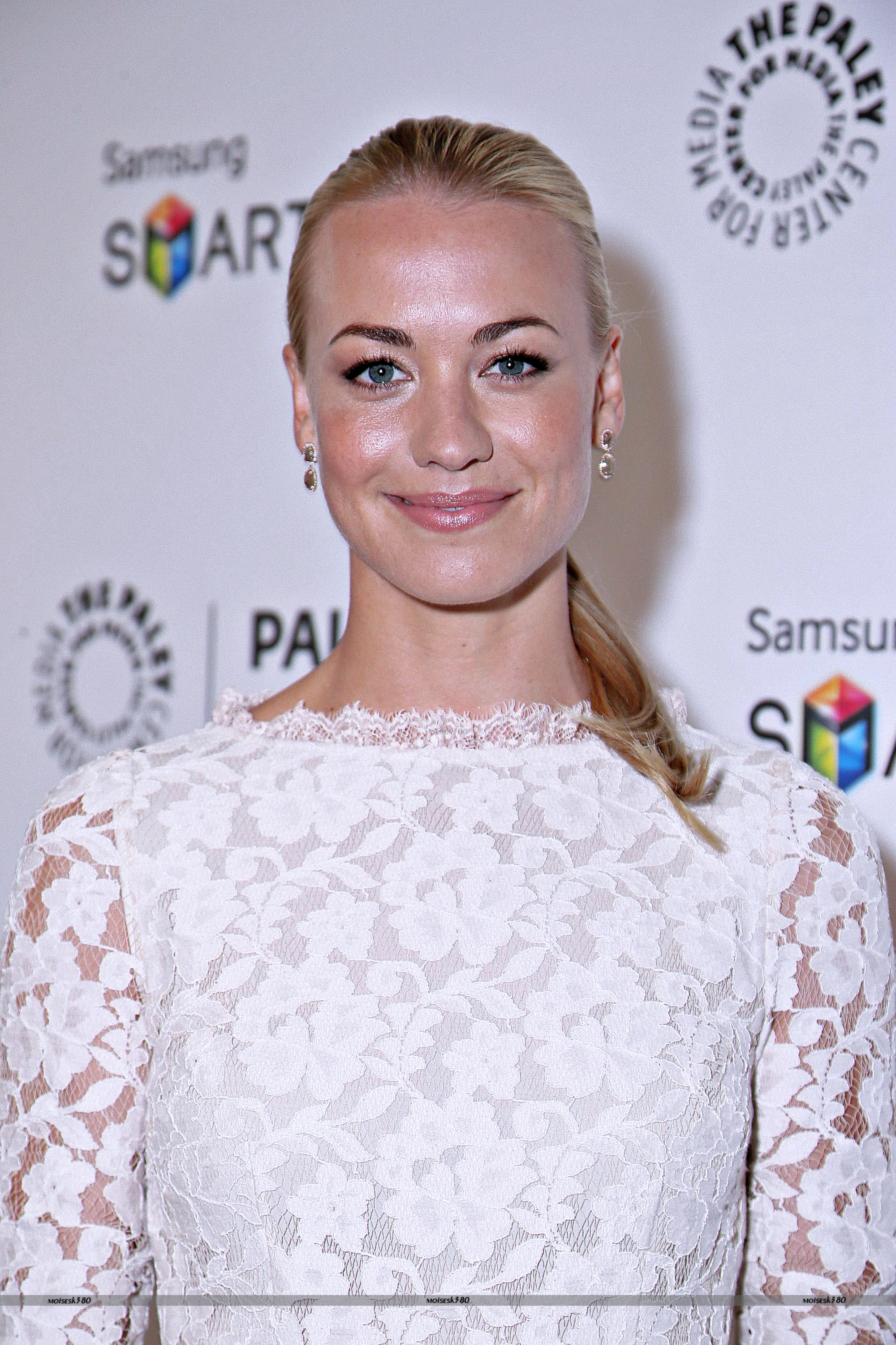 Yvonne Strahovski photo #991554