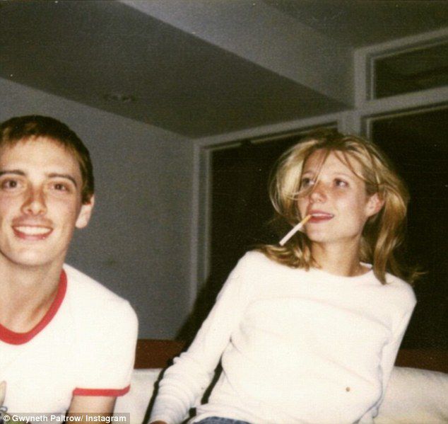 Gwyneth Paltrow is smoking Together with Her Ex Donovan Leitch: see the Photo!