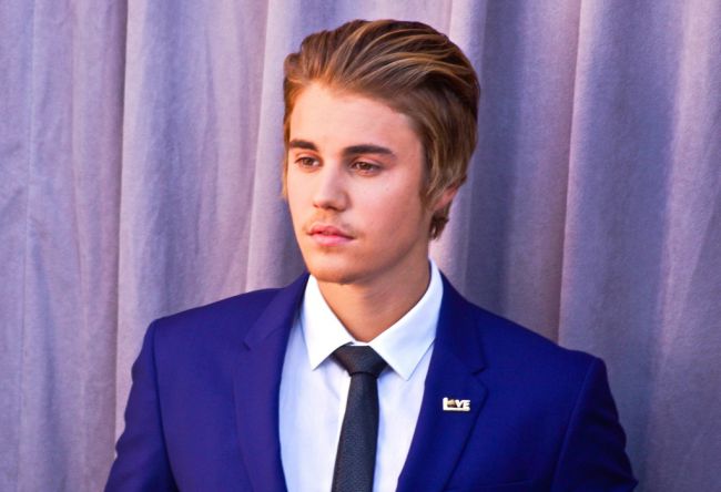 Justin Bieber Unexpectedly appears at a Prom and shocks Everyone